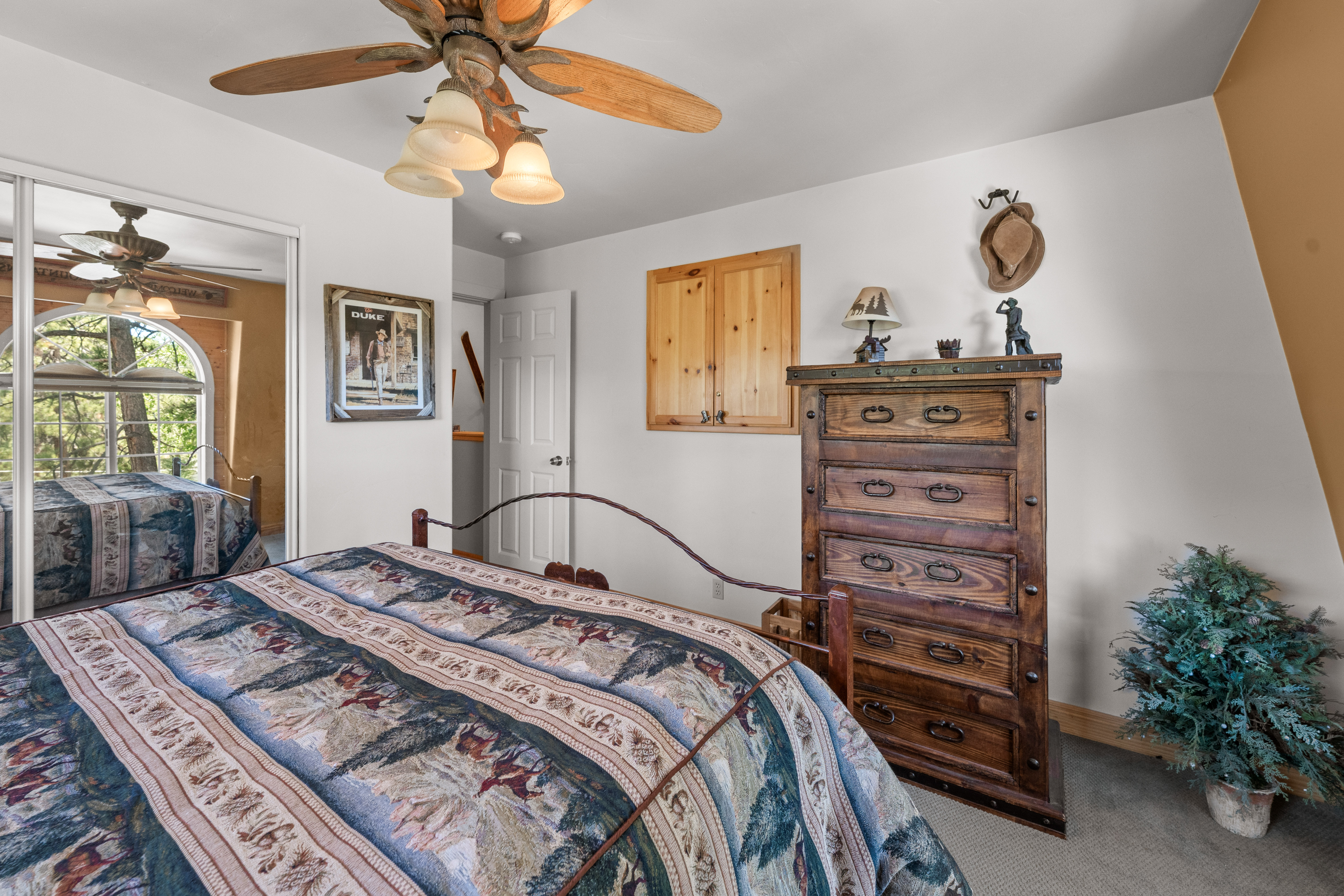  1099 Crags Lane, Fawnskin, CA 92333 - 物件實景