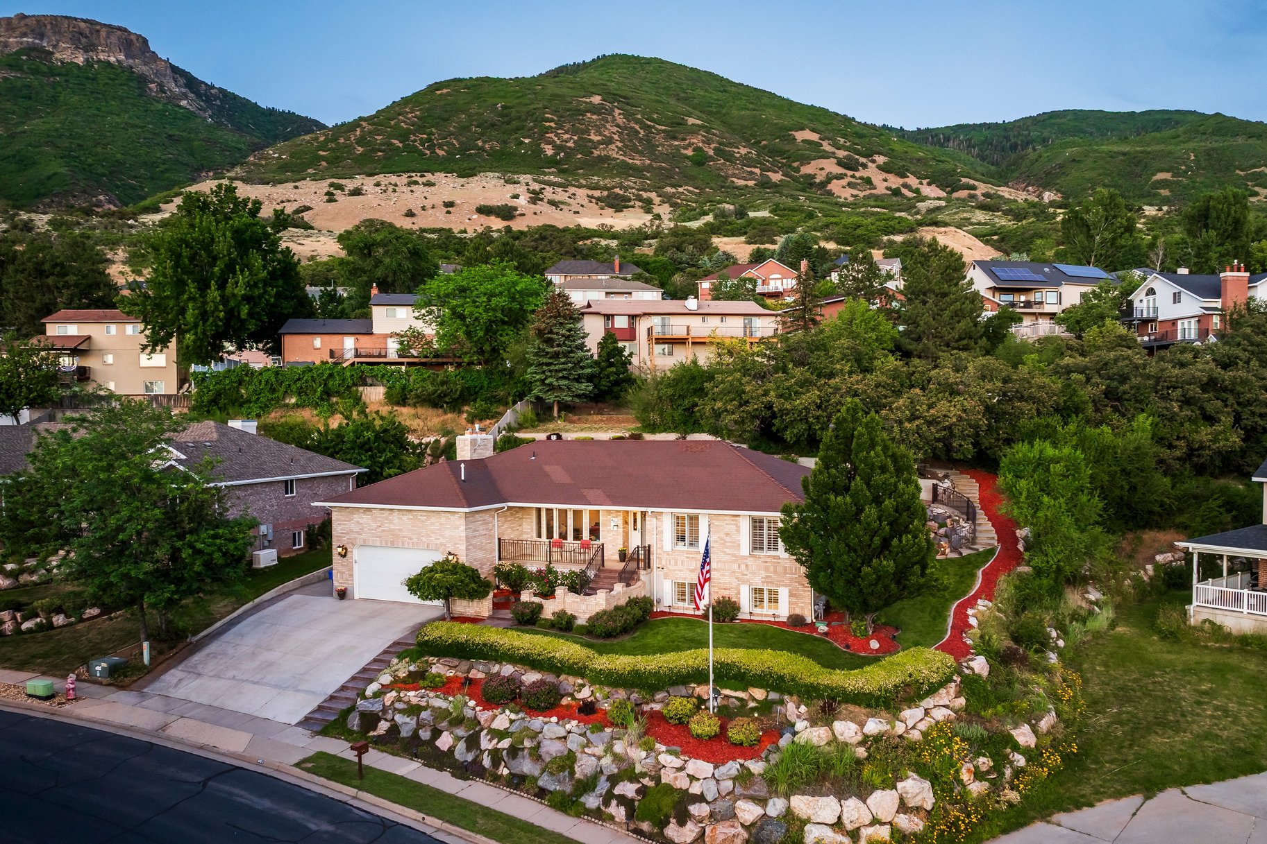  Farmington Rambler on Private Half-Acre with Incredible Views - 物件實景