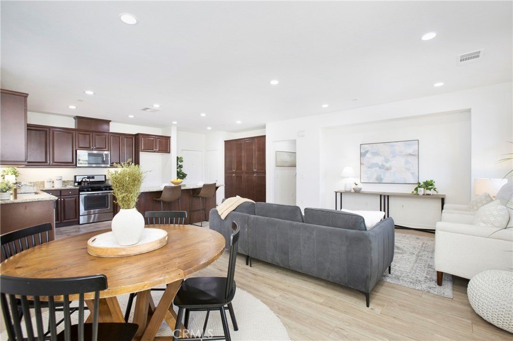 Brea, California, 92823, United States, 2 Bedrooms Bedrooms, ,2 BathroomsBathrooms,Residential,For Sale,1939924