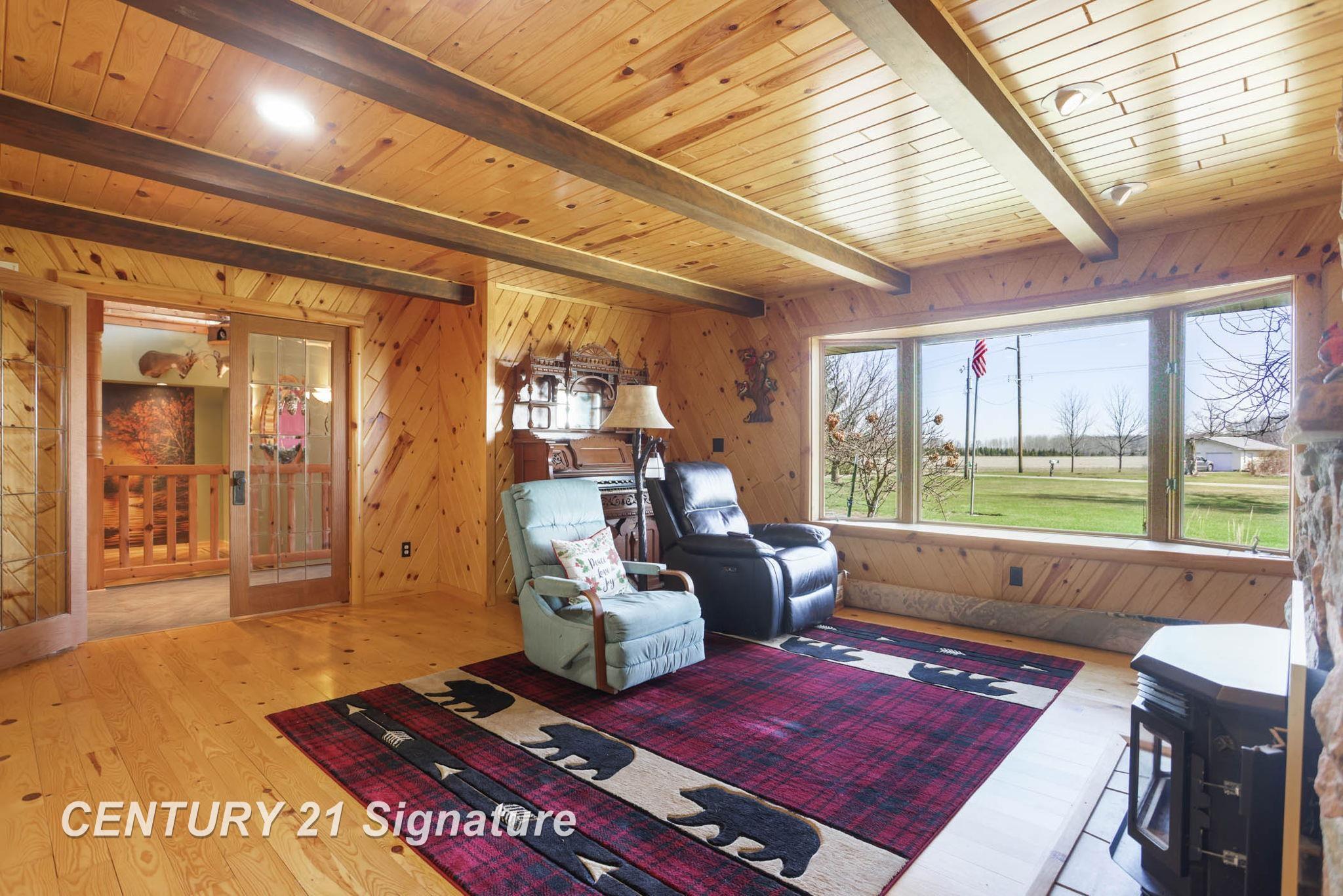 Hemlock, Michigan, 48626, United States, 6 Bedrooms Bedrooms, ,5 BathroomsBathrooms,Residential,For Sale,1984080