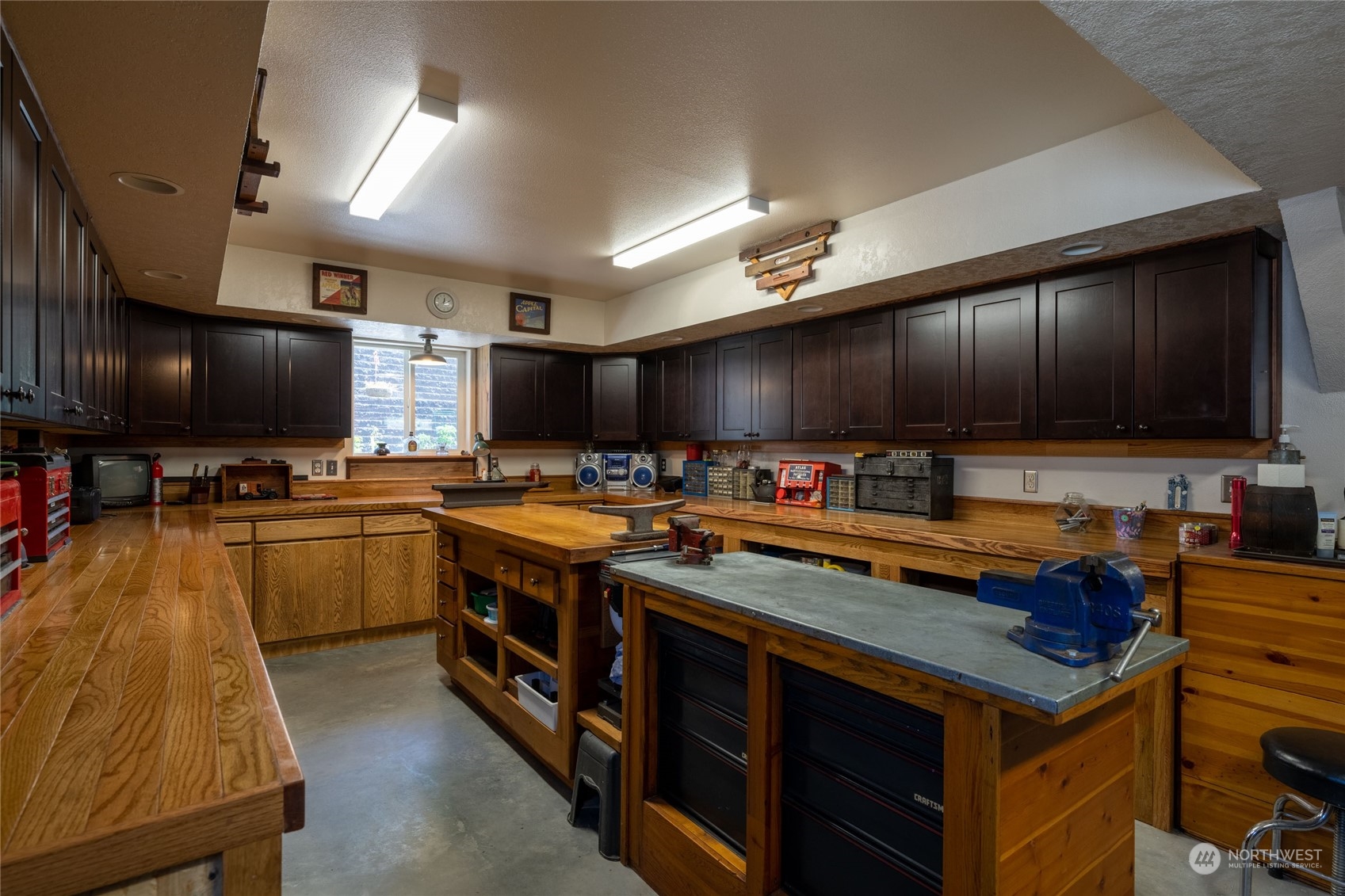 Malaga, Washington, 98828, United States, 3 Bedrooms Bedrooms, ,2 BathroomsBathrooms,Residential,For Sale,1898843