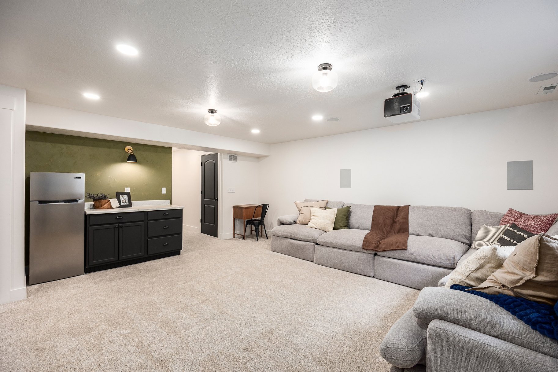  Fully Finished Dream Home with Stunning 2 Story Fireplace in Eagle Mountain - 物件實景