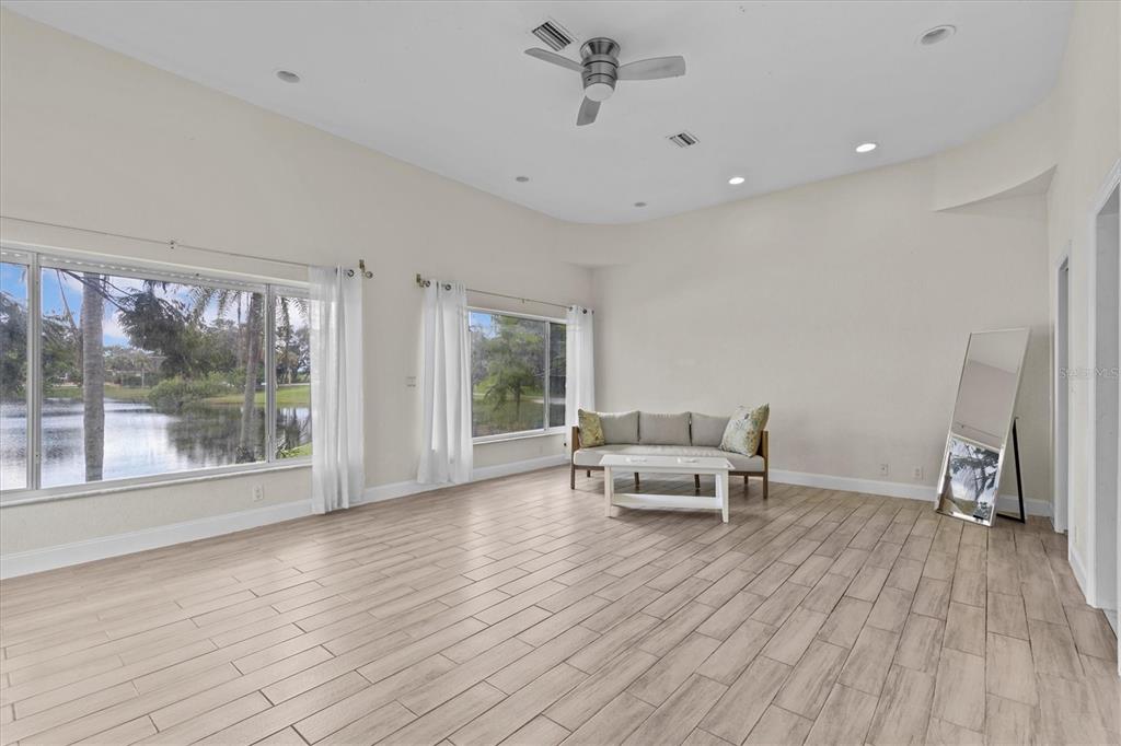 Tarpon Springs, Florida, 34689, United States, 5 Bedrooms Bedrooms, ,4 BathroomsBathrooms,Residential,For Sale,1901720
