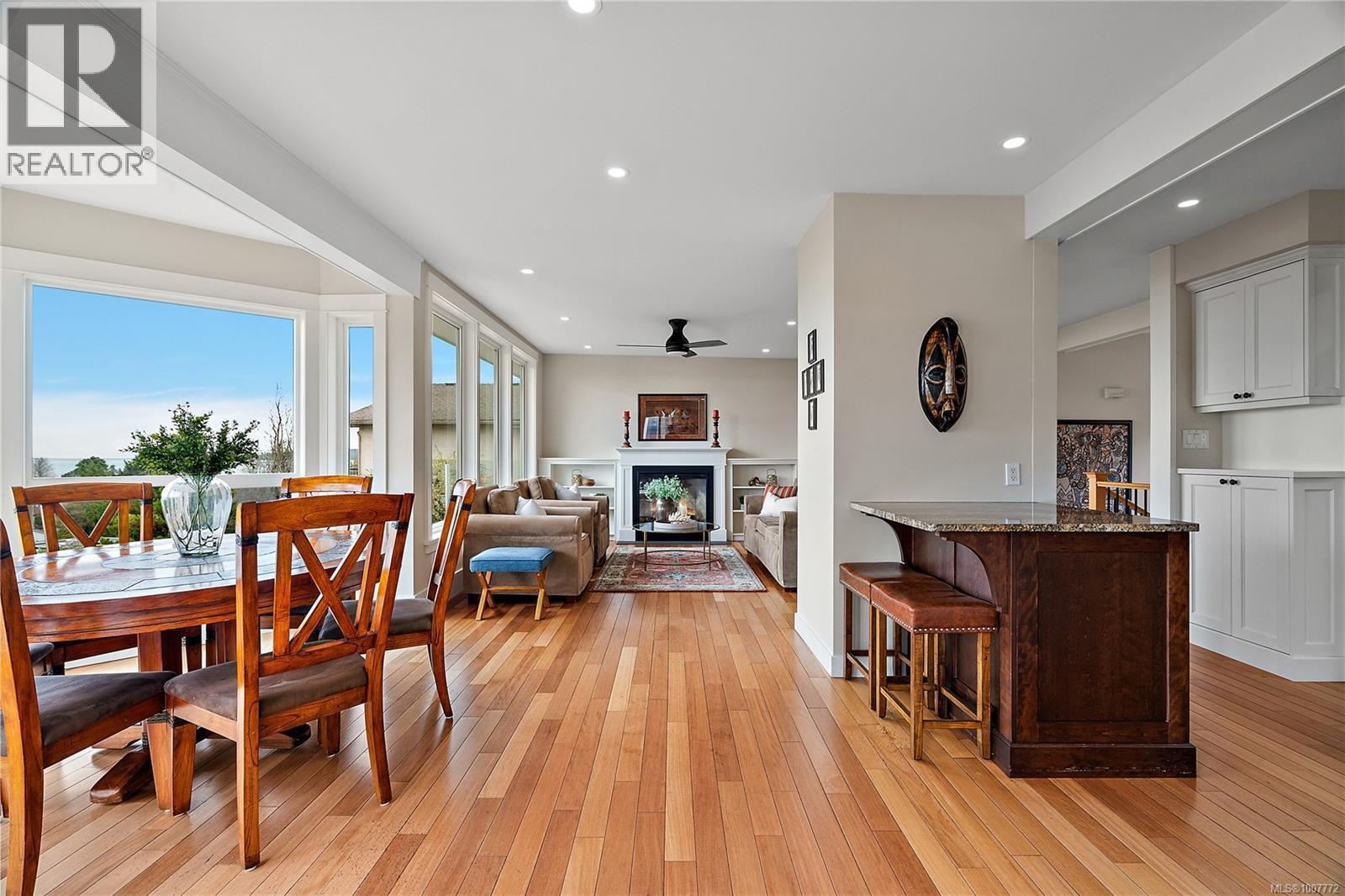 SAANICH, British Columbia, V8Y 2G1, CA, 4 Bedrooms Bedrooms, ,3 BathroomsBathrooms,Residential,For Sale,1906364