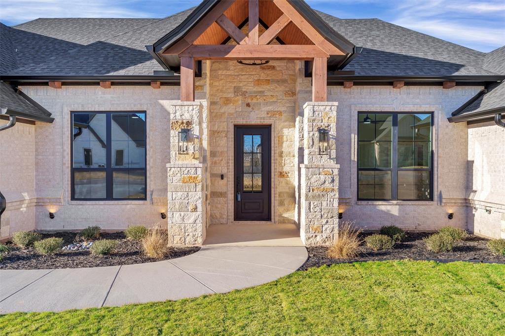 Granbury, Texas, 76049, United States, 4 Bedrooms Bedrooms, ,3 BathroomsBathrooms,Residential,For Sale,2007814