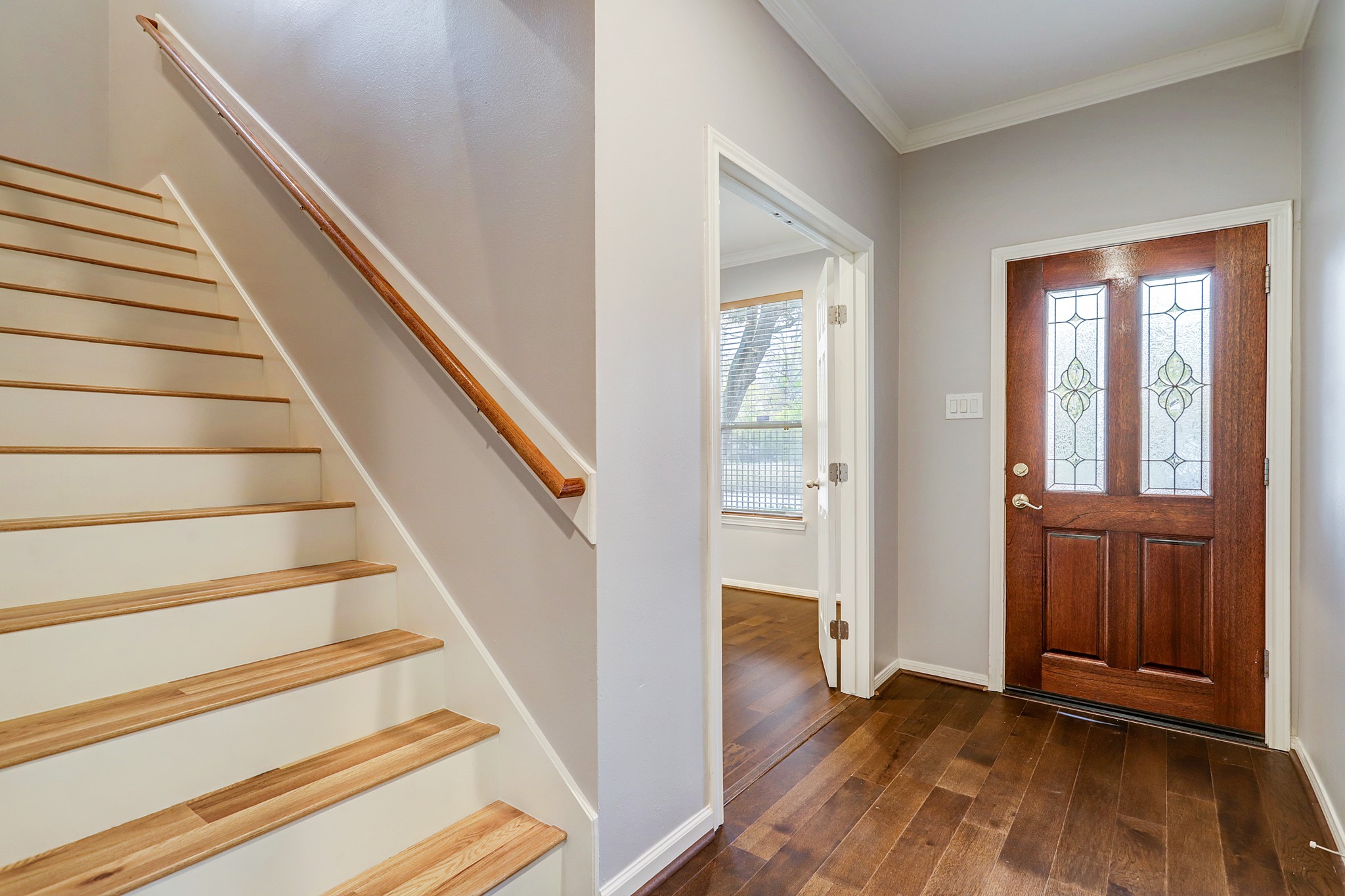  2211 Roy Street B - 物件實景