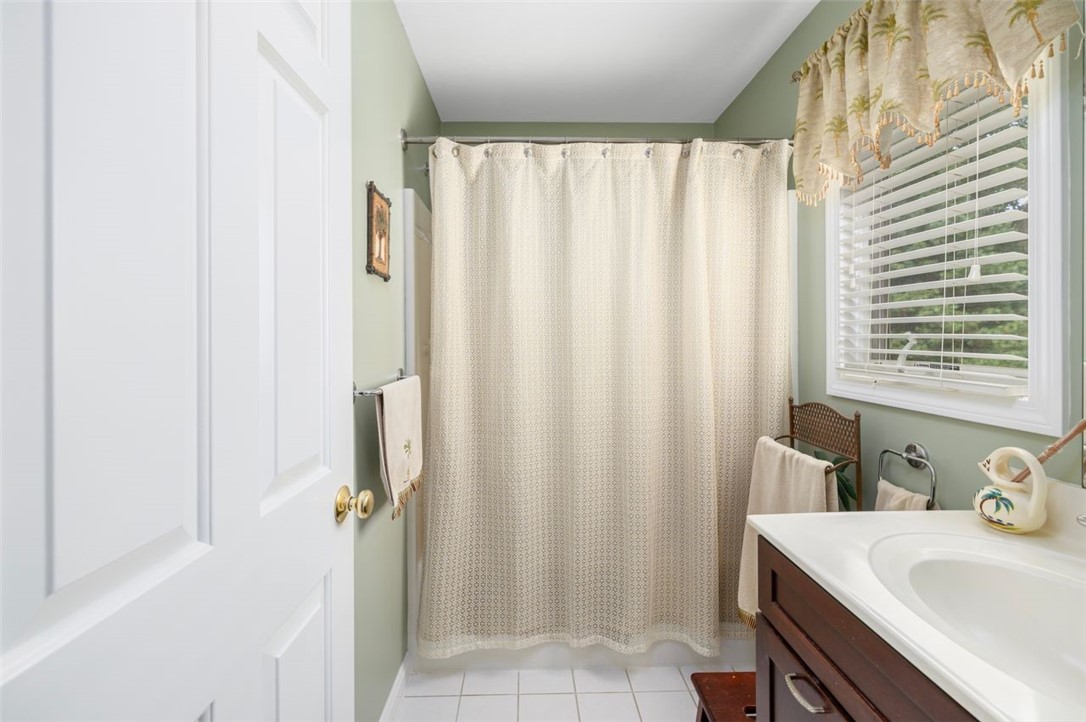 Richmond, Rhode Island, 02892, United States, 3 Bedrooms Bedrooms, ,4 BathroomsBathrooms,Residential,For Sale,1927379