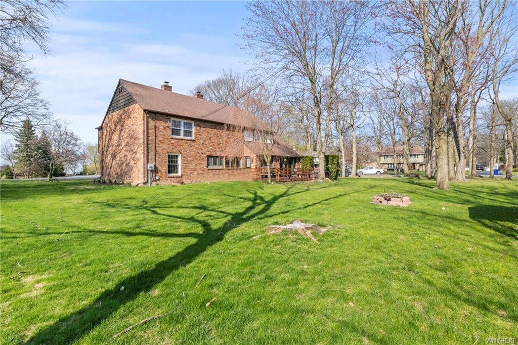 Lewiston, New York, 14092, United States, 5 Bedrooms Bedrooms, ,3 BathroomsBathrooms,Residential,For Sale,1849954