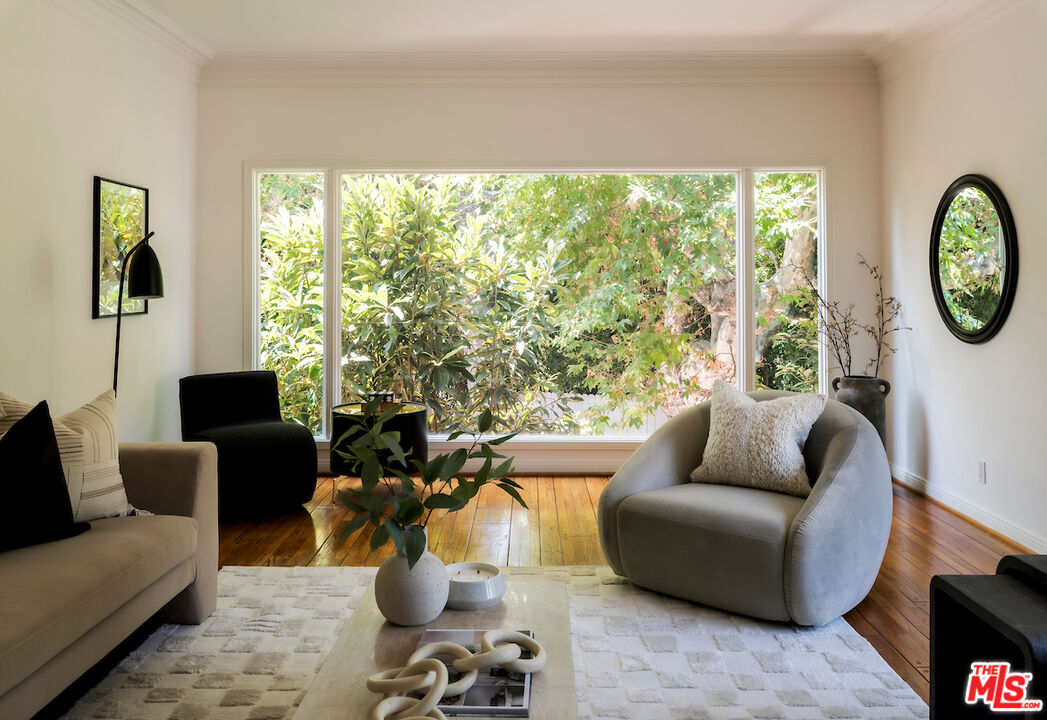 Los Angeles, California, 90068, United States, 4 Bedrooms Bedrooms, ,4 BathroomsBathrooms,Residential,For Sale,1938663