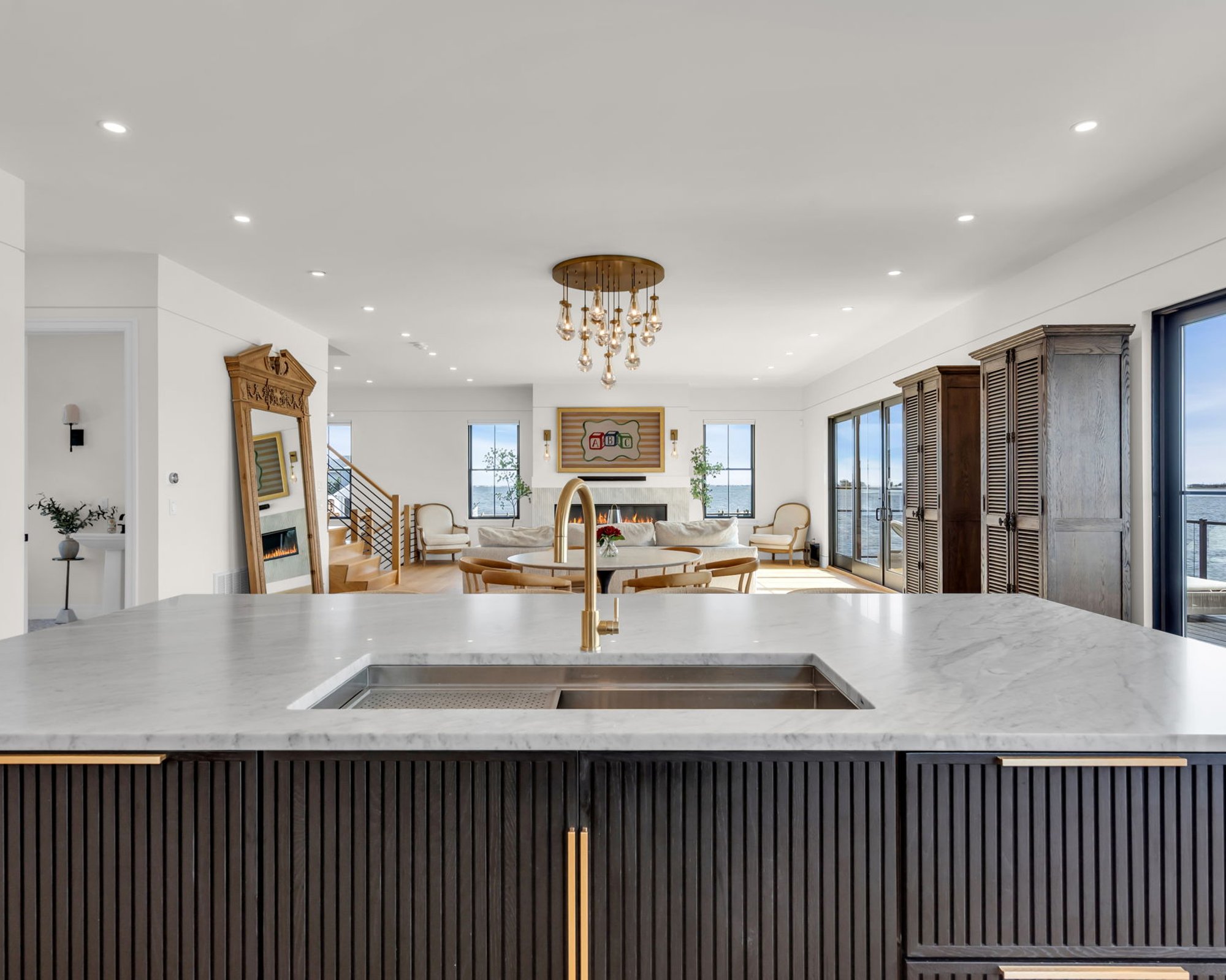  Exceptional Custom Built Waterfront Home - 物件實景