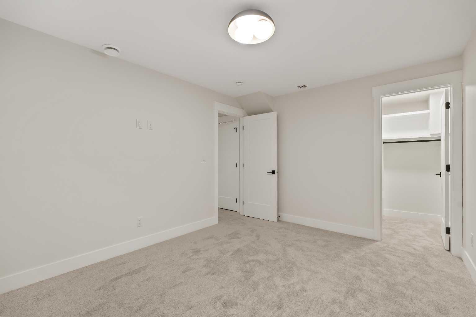 CALGARY, Alberta, T3E 2V9, CA, 4 Bedrooms Bedrooms, ,5 BathroomsBathrooms,Residential,For Sale,1987778