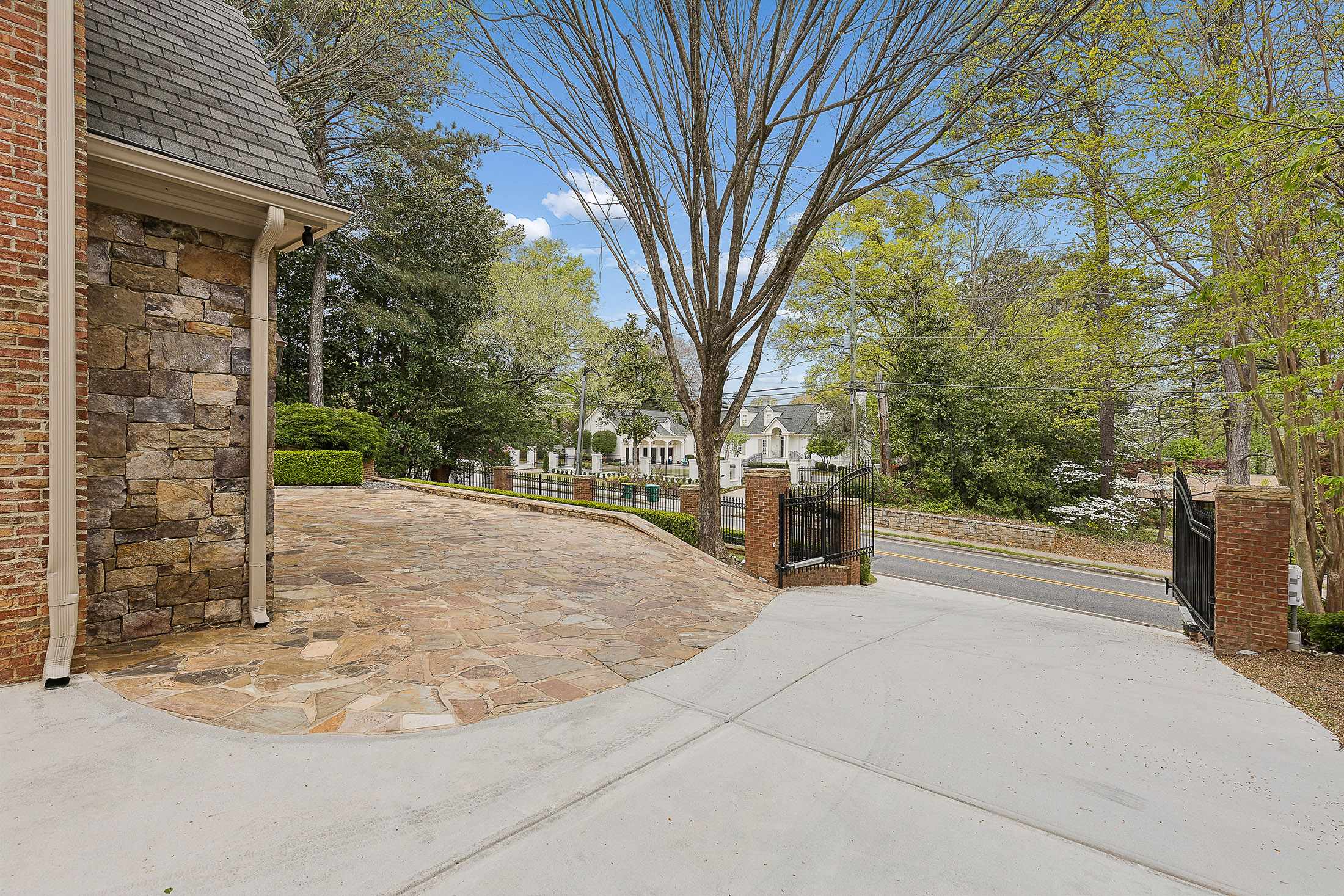  Exquisite Gated Brick and Stone Estate in Sought-after Chastain Park Area - 物件實景