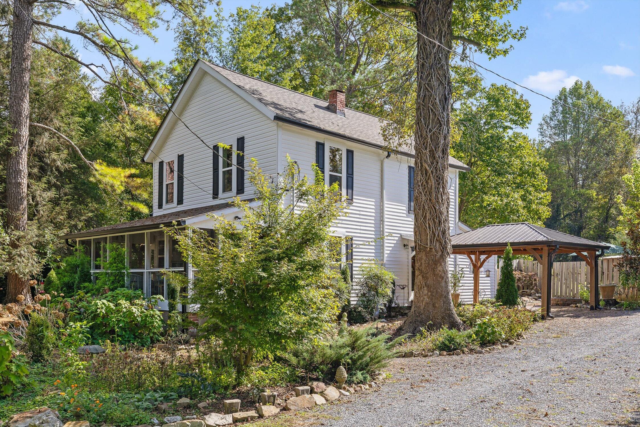 Mentone, Alabama, 35984, United States, 3 Bedrooms Bedrooms, ,2 BathroomsBathrooms,Residential,For Sale,1973723