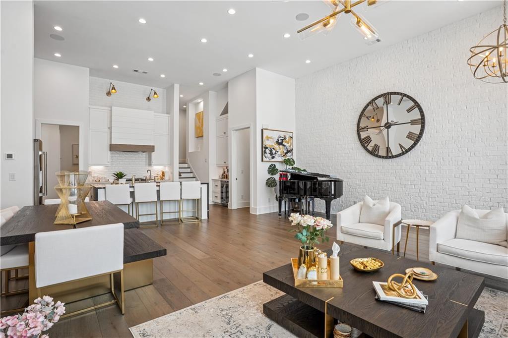 Alpharetta, Georgia, 30005, United States, 3 Bedrooms Bedrooms, ,3 BathroomsBathrooms,Residential,For Sale,1907831