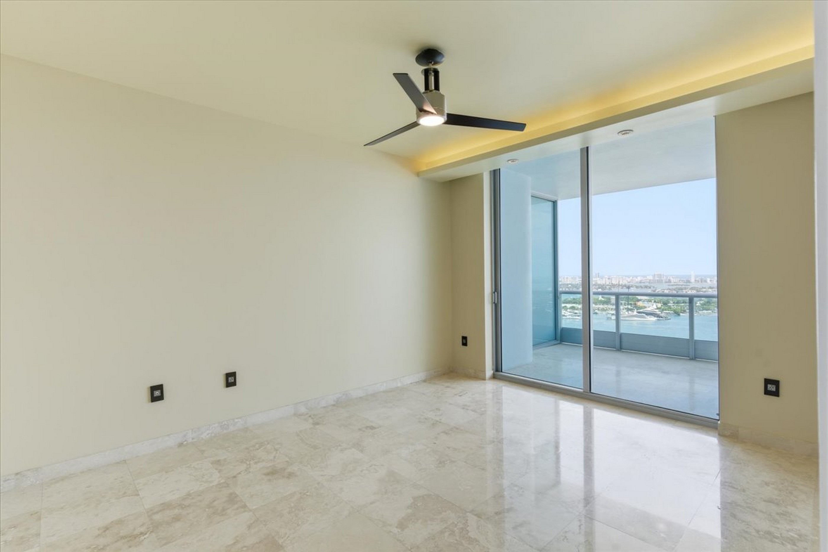  900 Biscayne Blvd, Miami, FL, 33132 - 物件實景