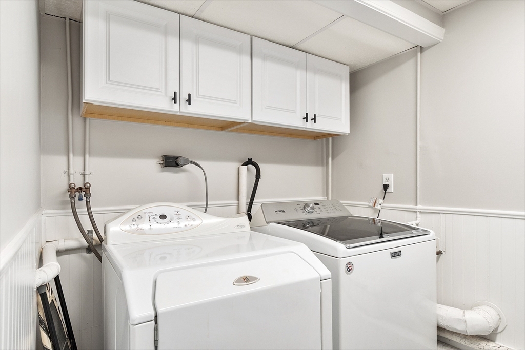 Beverly, Massachusetts, 01915, United States, 3 Bedrooms Bedrooms, ,2 BathroomsBathrooms,Residential,For Sale,1912054