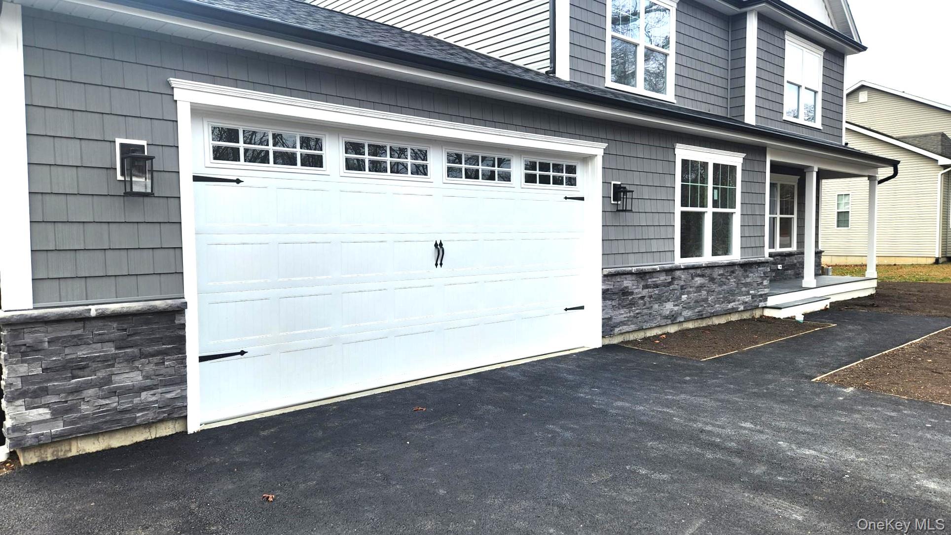 Shirley, New York, 11967, United States, 4 Bedrooms Bedrooms, ,3 BathroomsBathrooms,Residential,For Sale,1992019