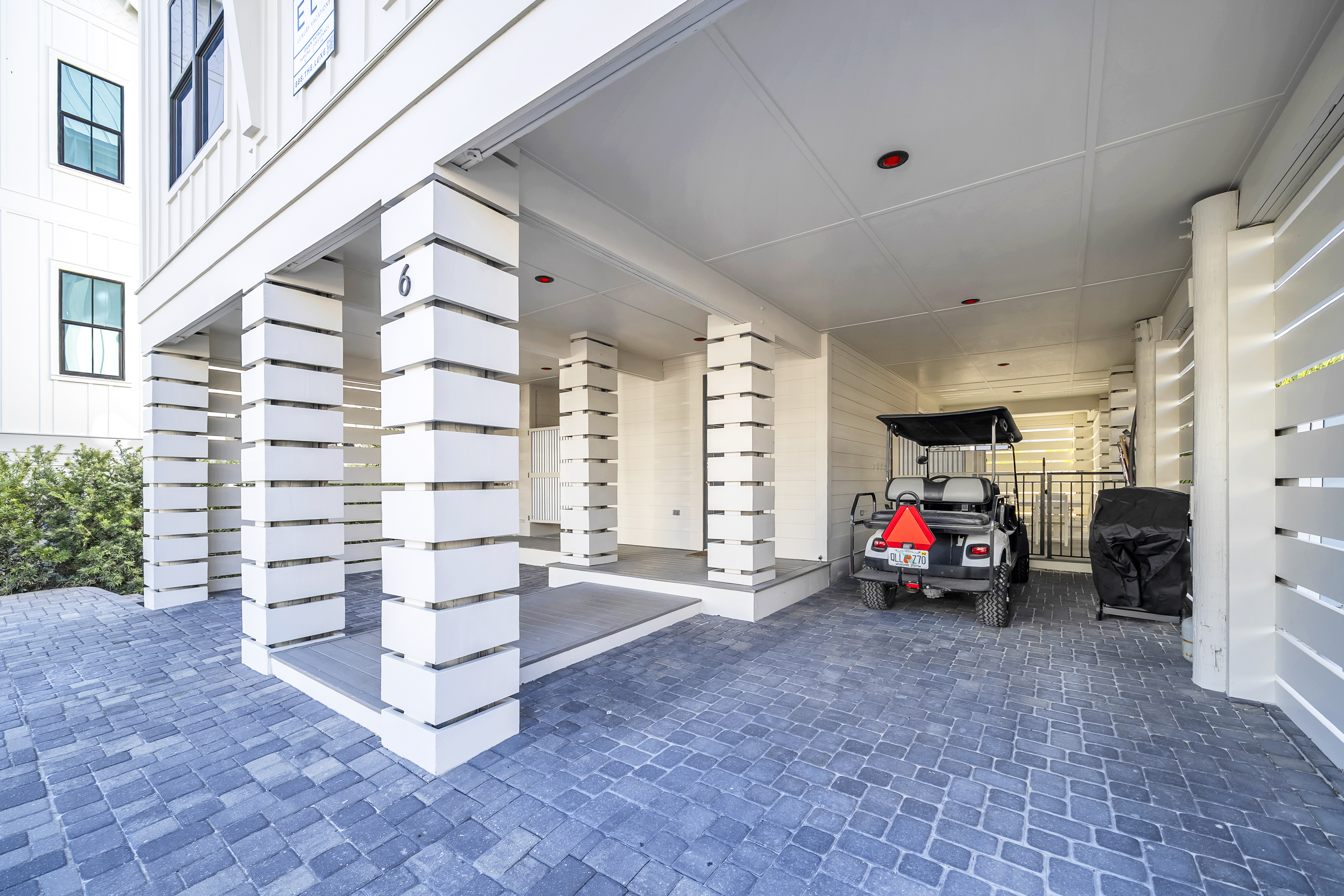  Iconic Grayton Beachfront Retreat with Elevator, Pool & Ample Parking - 物件實景