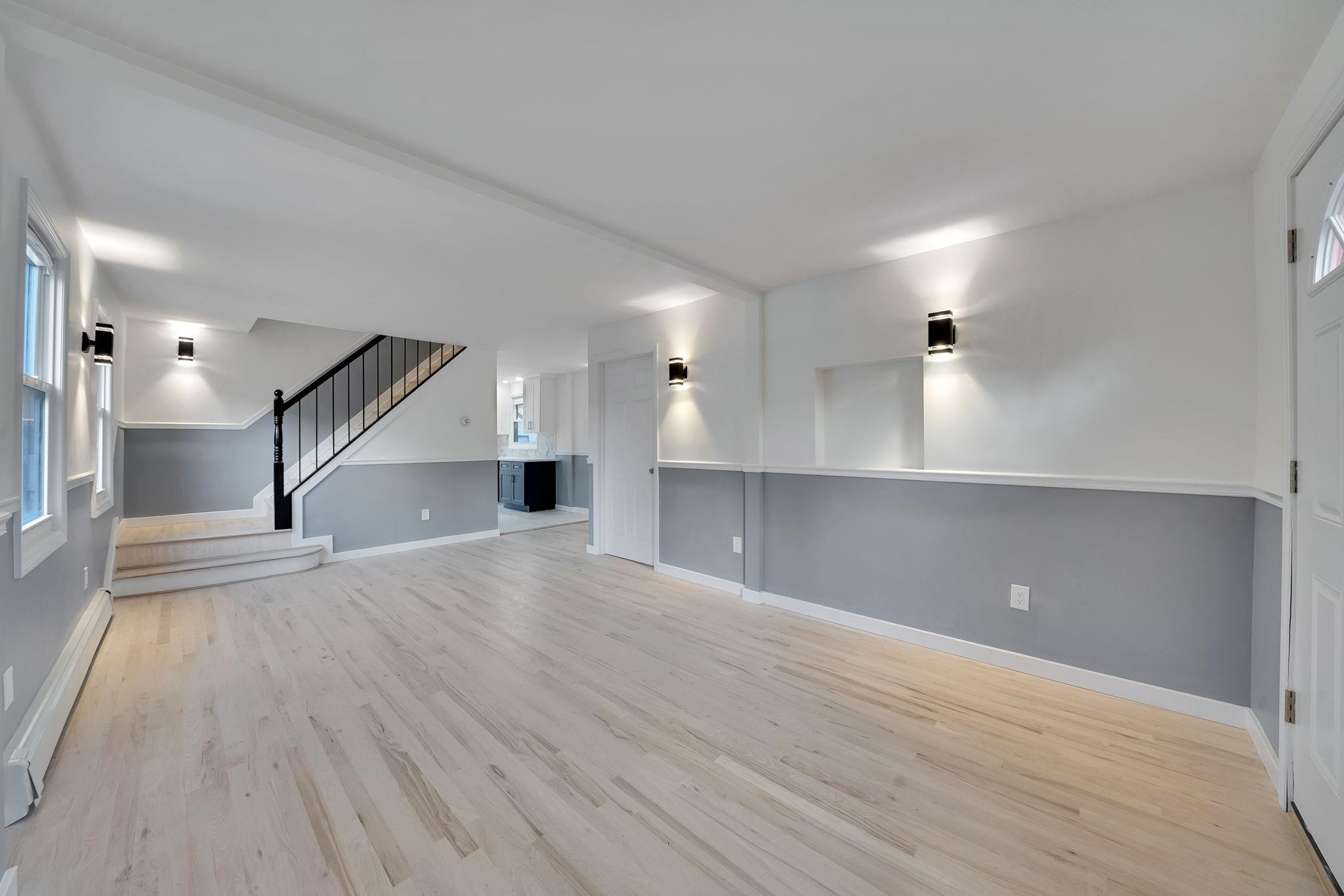 Valley Stream, New York, 11580, United States, 4 Bedrooms Bedrooms, ,2 BathroomsBathrooms,Residential,For Sale,1700084