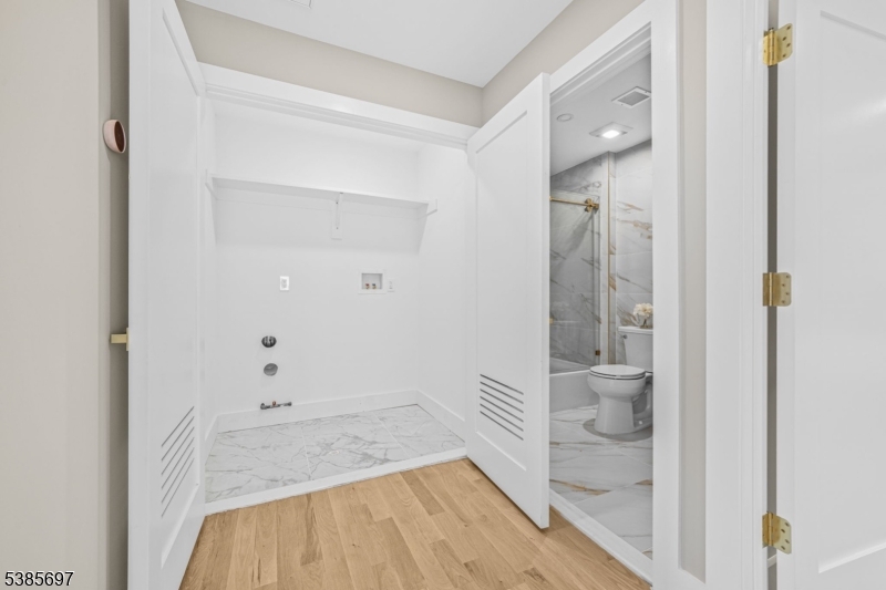 Maplewood Twp., New Jersey, 07040, United States, 4 Bedrooms Bedrooms, ,4 BathroomsBathrooms,Residential,For Sale,1950827