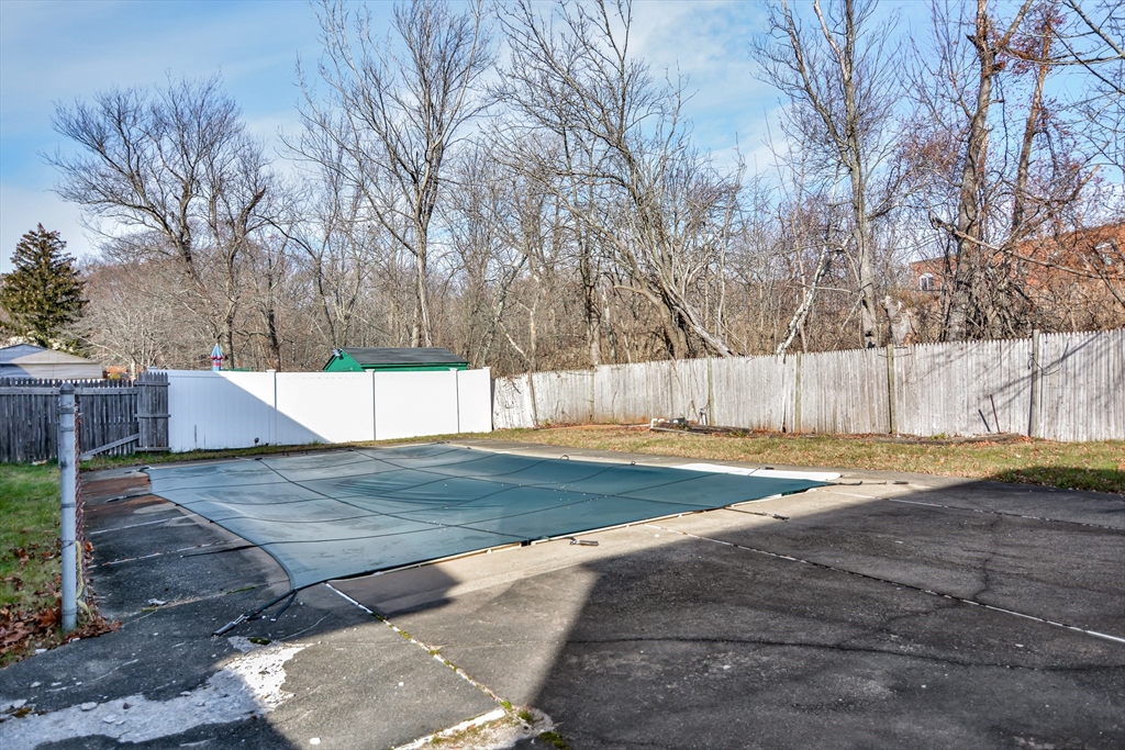Malden, Massachusetts, 02148, United States, 2 Bedrooms Bedrooms, ,2 BathroomsBathrooms,Residential,For Sale,1937156