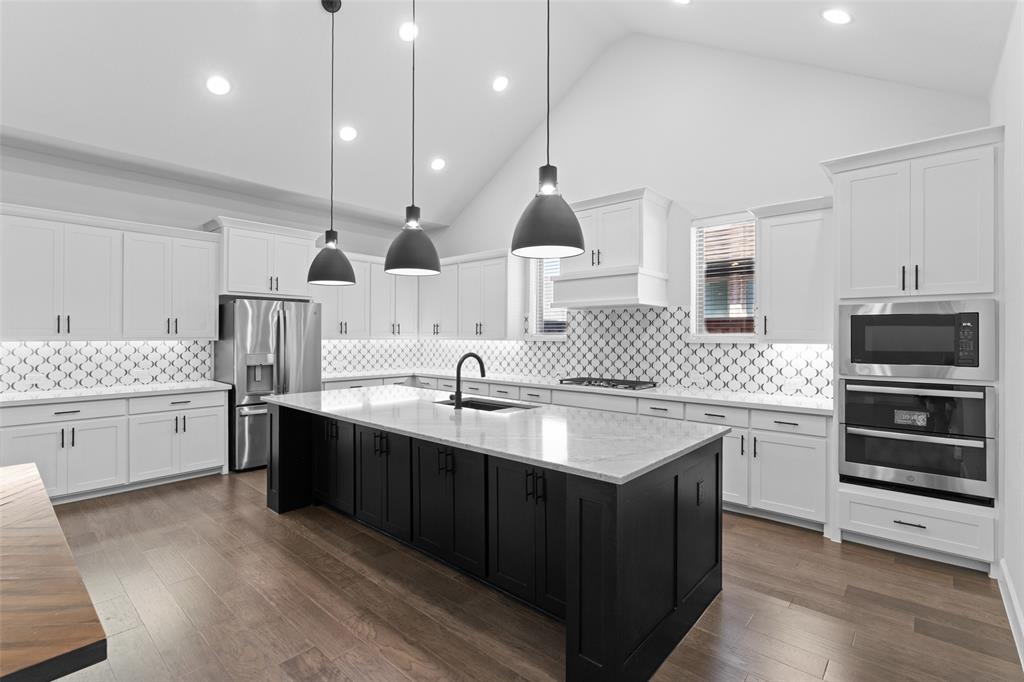 Midlothian, Texas, 76065, United States, 4 Bedrooms Bedrooms, ,5 BathroomsBathrooms,Residential,For Sale,2048085
