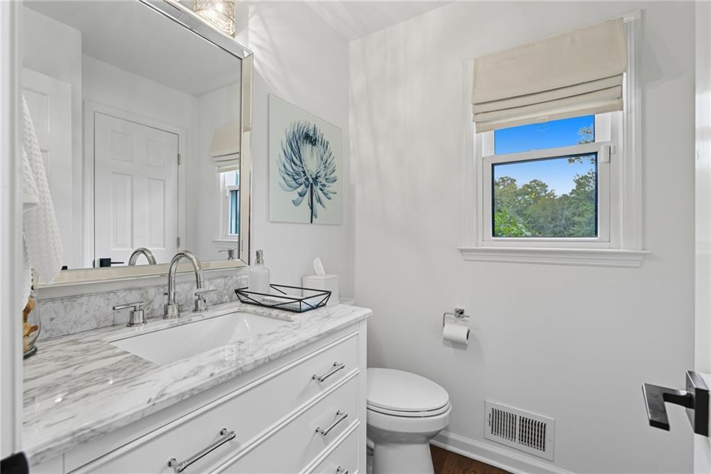 Alpharetta, Georgia, 30005, United States, 4 Bedrooms Bedrooms, ,6 BathroomsBathrooms,Residential,For Sale,1983404