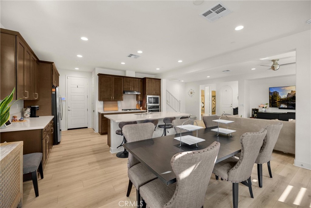 Upland, California, 91784, United States, 3 Bedrooms Bedrooms, ,3 BathroomsBathrooms,Residential,For Sale,1988637