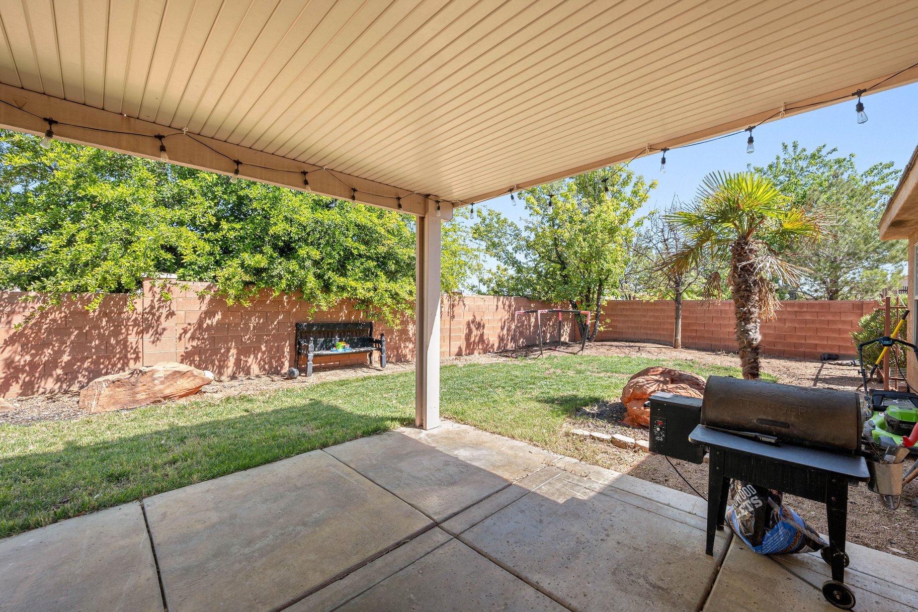  Smart, Single-Level Living with Newer HVAC & Included Appliances - 物件實景