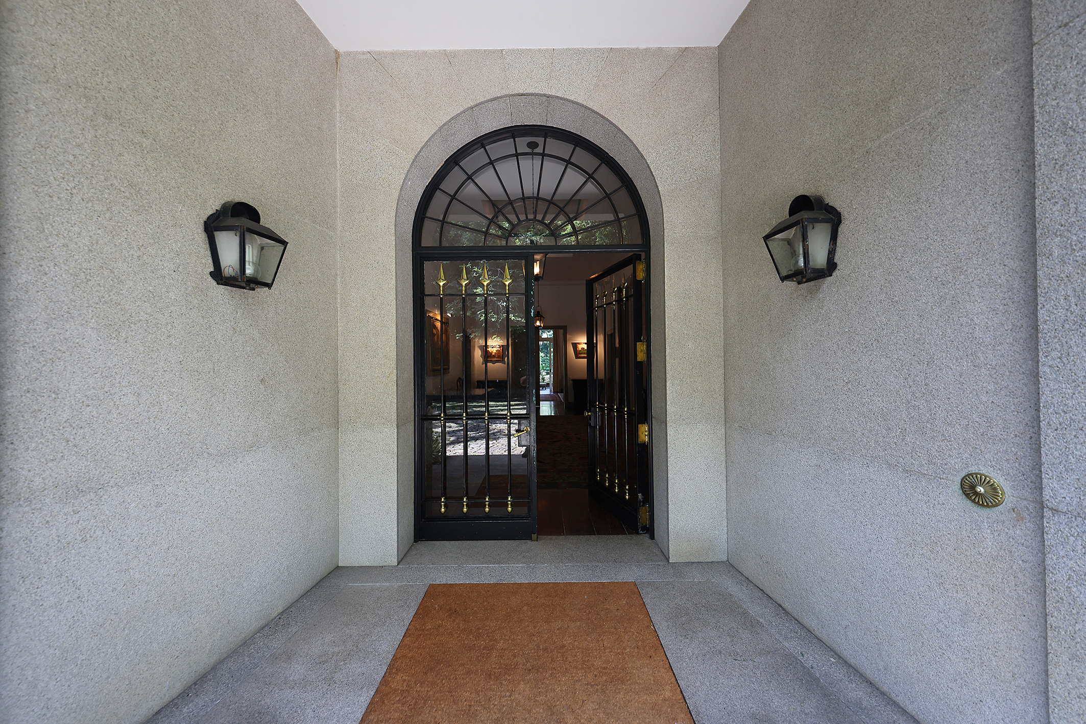  Estate surrounded by greenery with expansive grounds and amenities - 物件實景