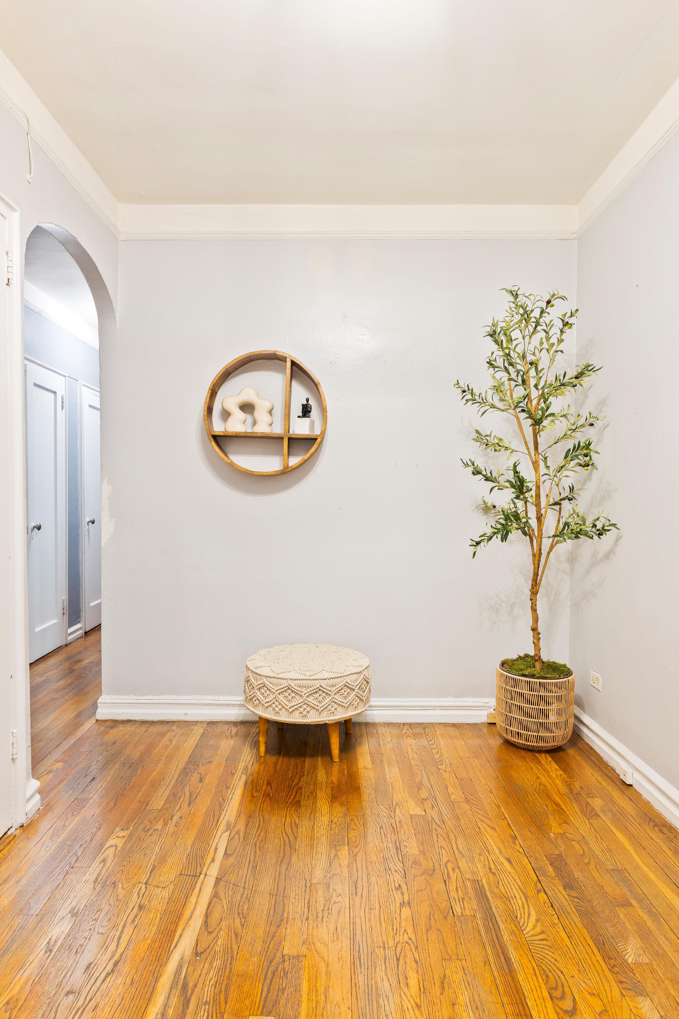 Sunnyside, New York, 11104, United States, 1 Bedroom Bedrooms, ,1 BathroomBathrooms,Residential,For Sale,1927880