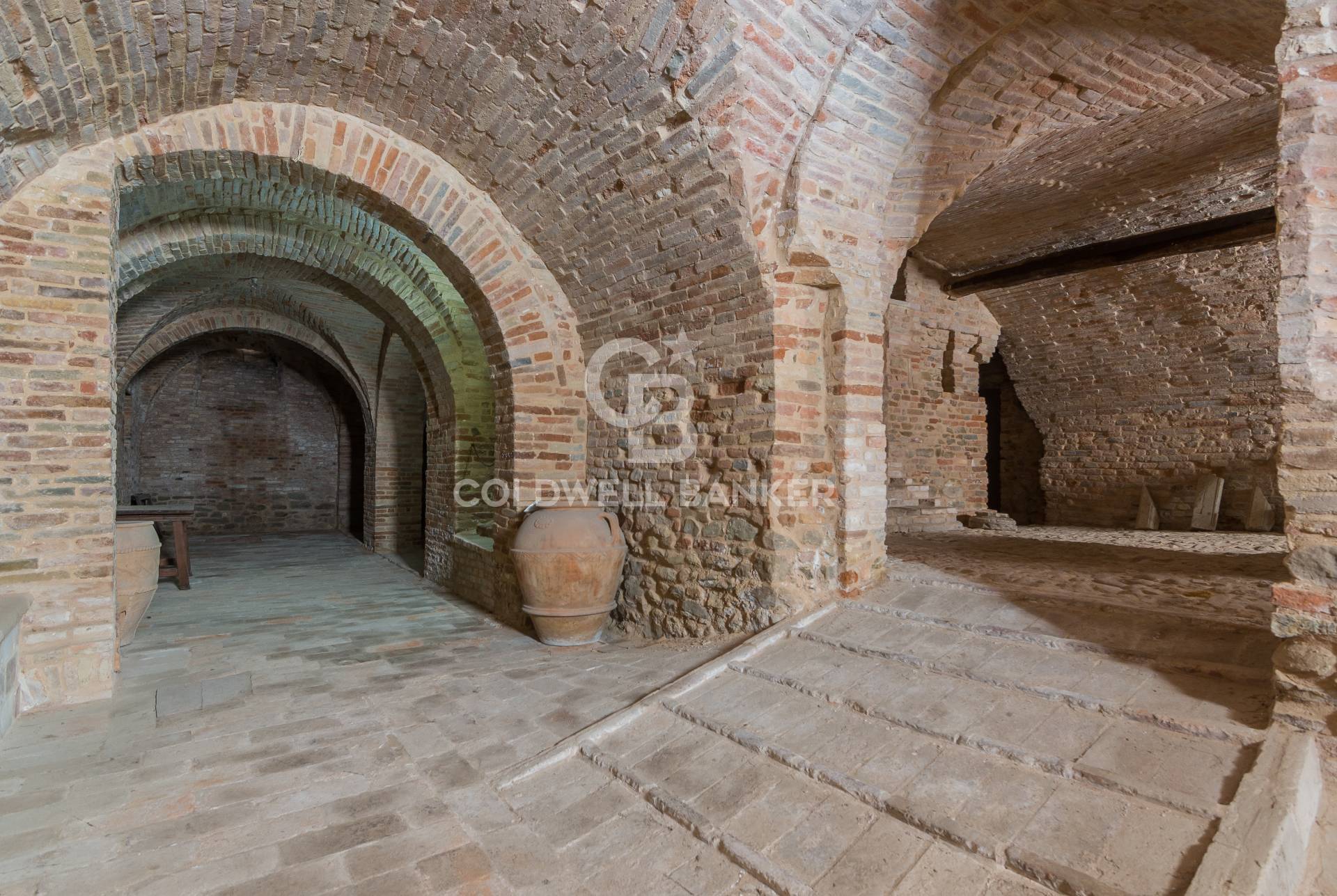 Mondaino, Rimini, 47040, IT, 10 Bedrooms Bedrooms, ,4 BathroomsBathrooms,Residential,For Sale,1890233