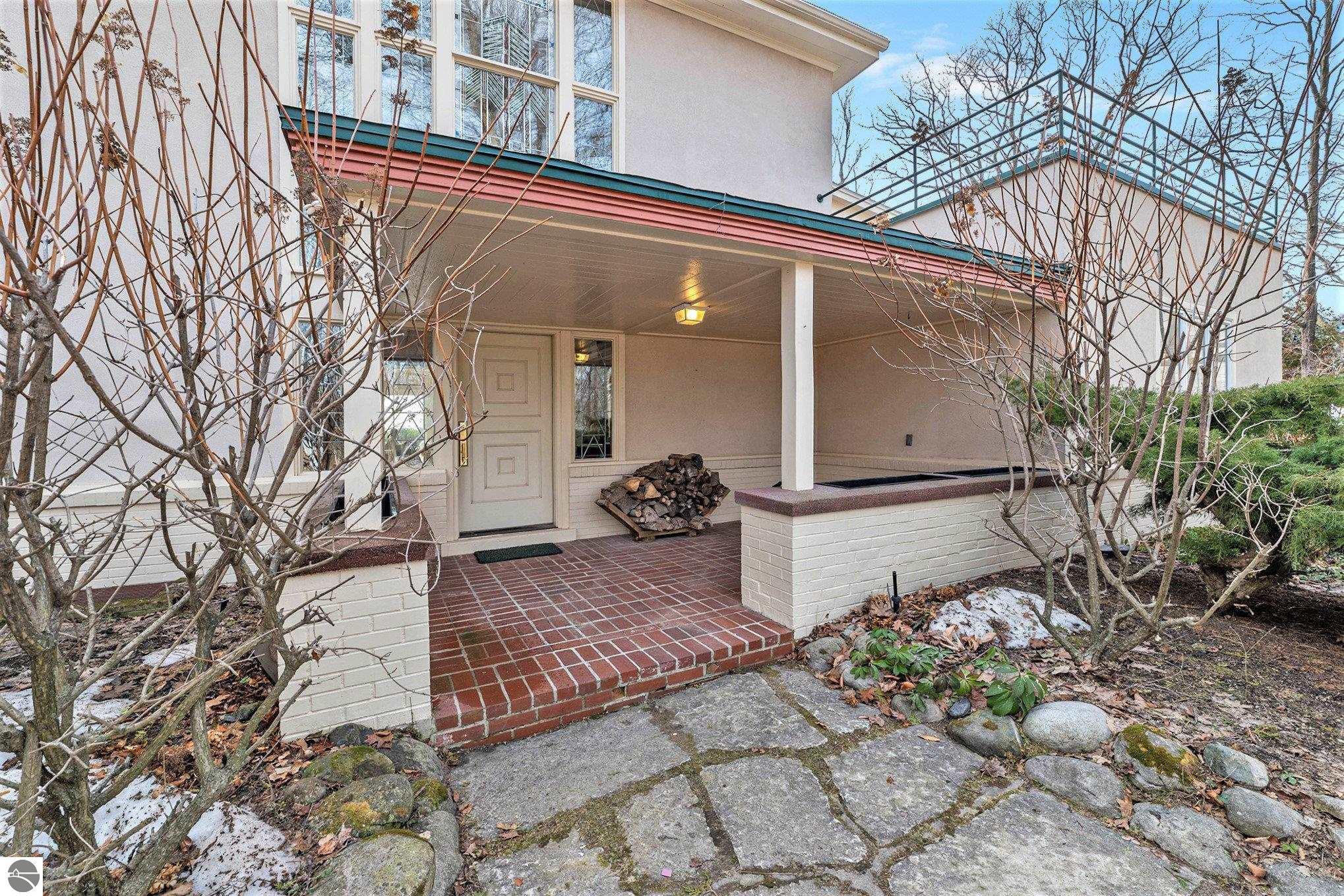 Frankfort, Michigan, 49635-9746, United States, 7 Bedrooms Bedrooms, ,5 BathroomsBathrooms,Residential,For Sale,1975140