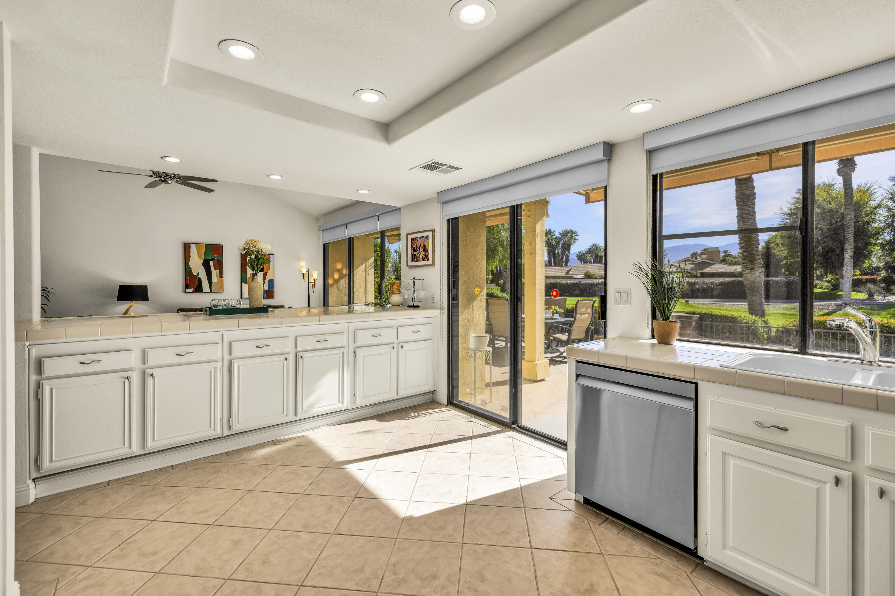 Palm Desert, California, 92260, United States, 2 Bedrooms Bedrooms, ,2 BathroomsBathrooms,Residential,For Sale,1987933