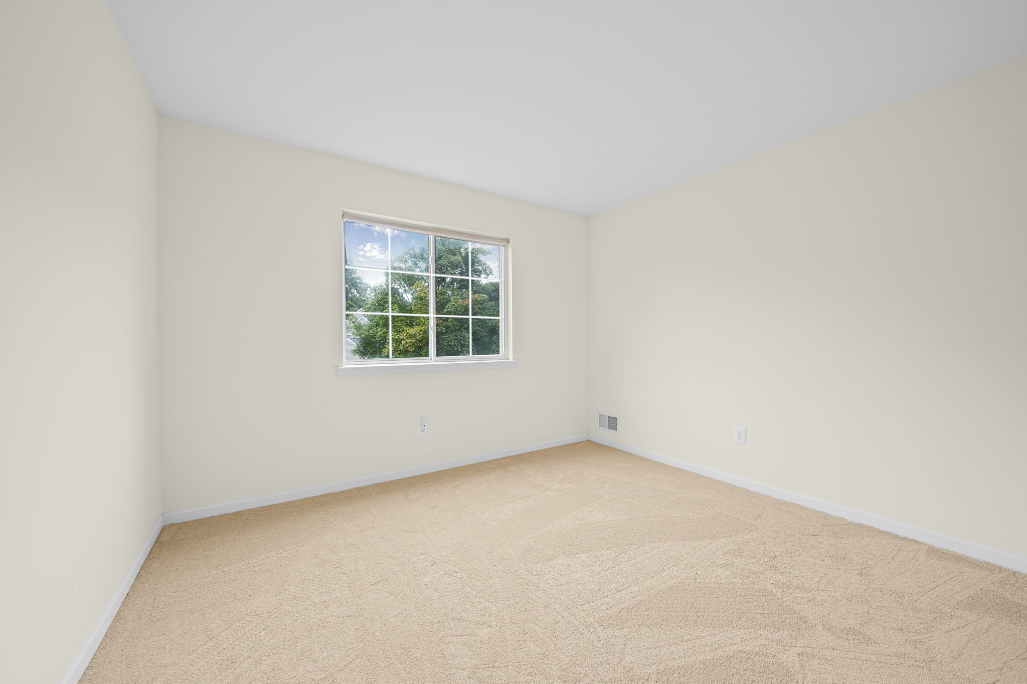 Mount Olive Township, New Jersey, 07828, United States, 4 Bedrooms Bedrooms, ,3 BathroomsBathrooms,Residential,For Sale,1976340