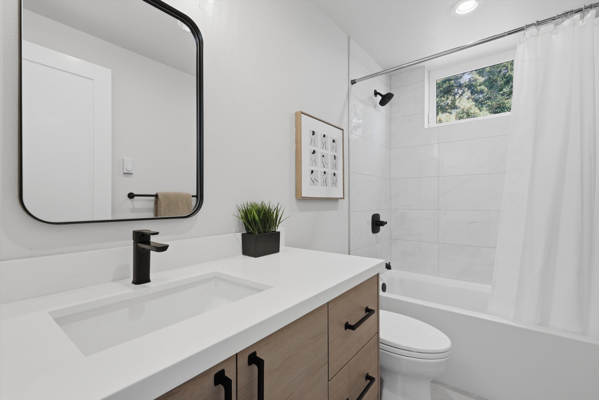  4233 S Bradford St, Seattle, WA 98118 - 物件實景