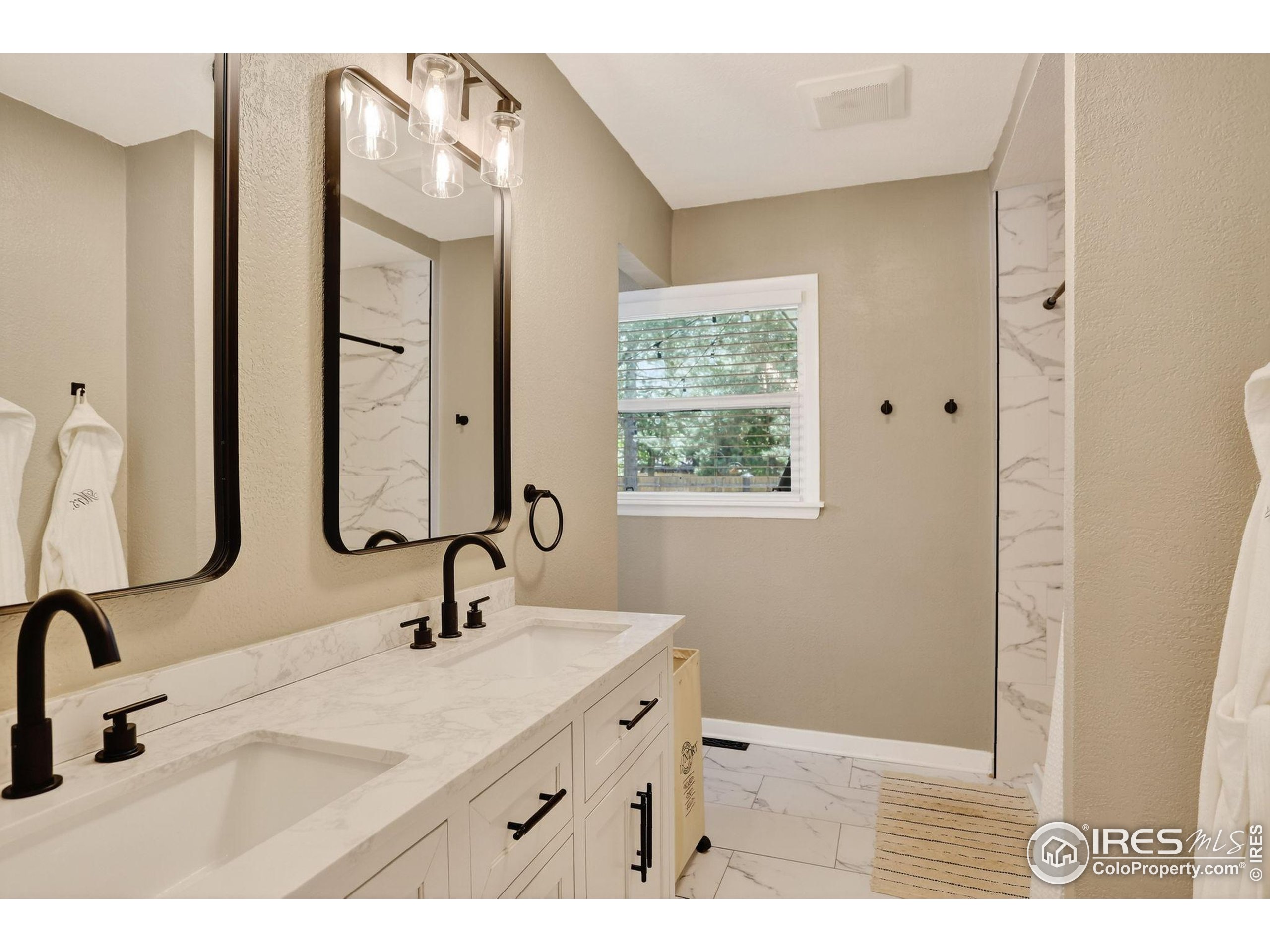 Longmont, Colorado, 80501, United States, 3 Bedrooms Bedrooms, ,1 BathroomBathrooms,Residential,For Sale,1948840