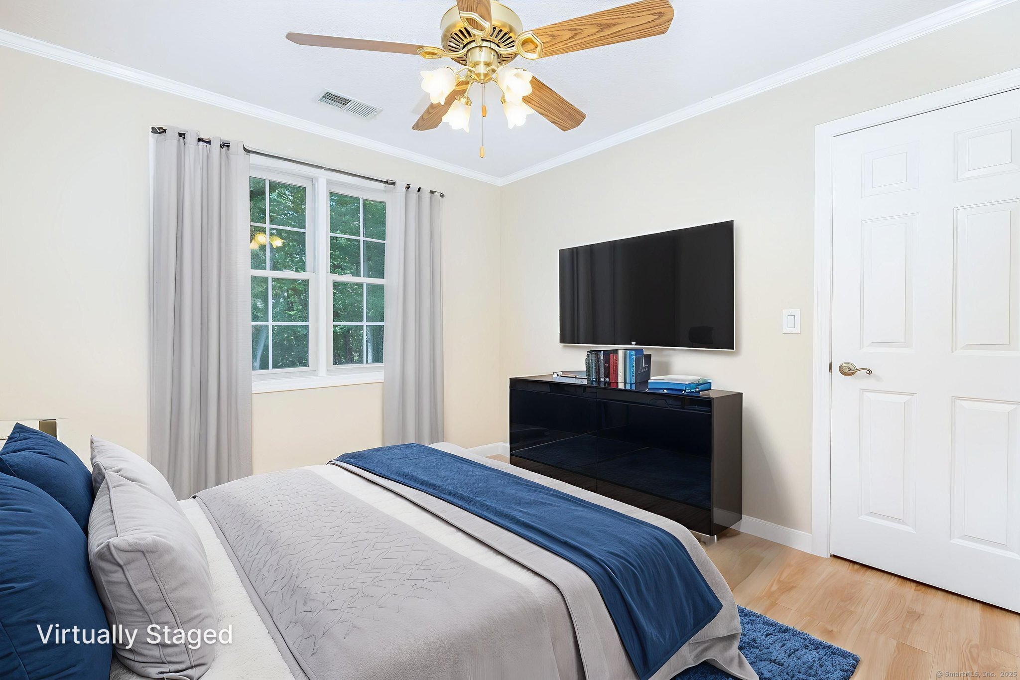 Manchester, Connecticut, 06040, United States, 3 Bedrooms Bedrooms, ,3 BathroomsBathrooms,Residential,For Sale,1917264