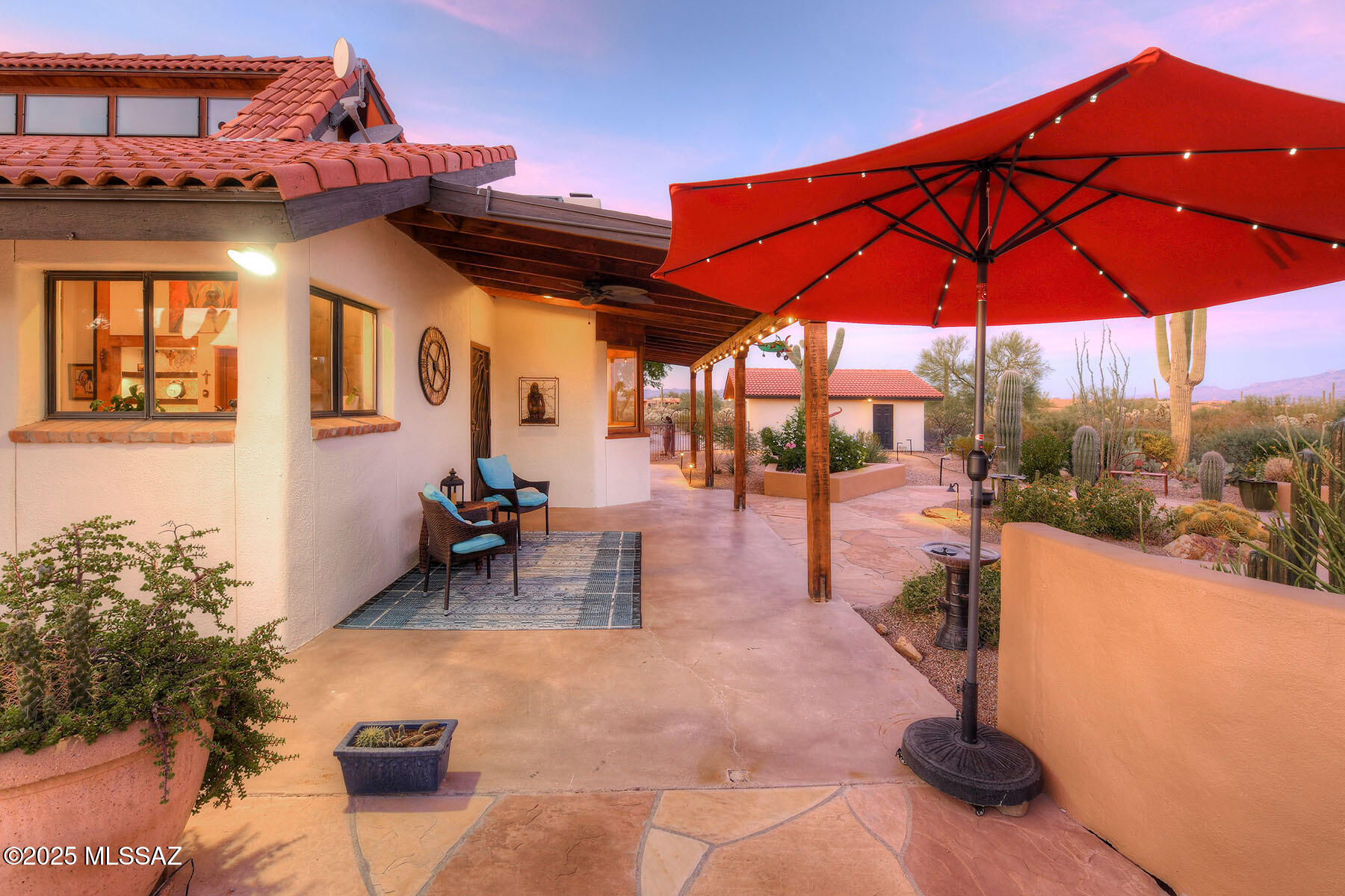 Tucson, Arizona, 85745, United States, 3 Bedrooms Bedrooms, ,3 BathroomsBathrooms,Residential,For Sale,1989628