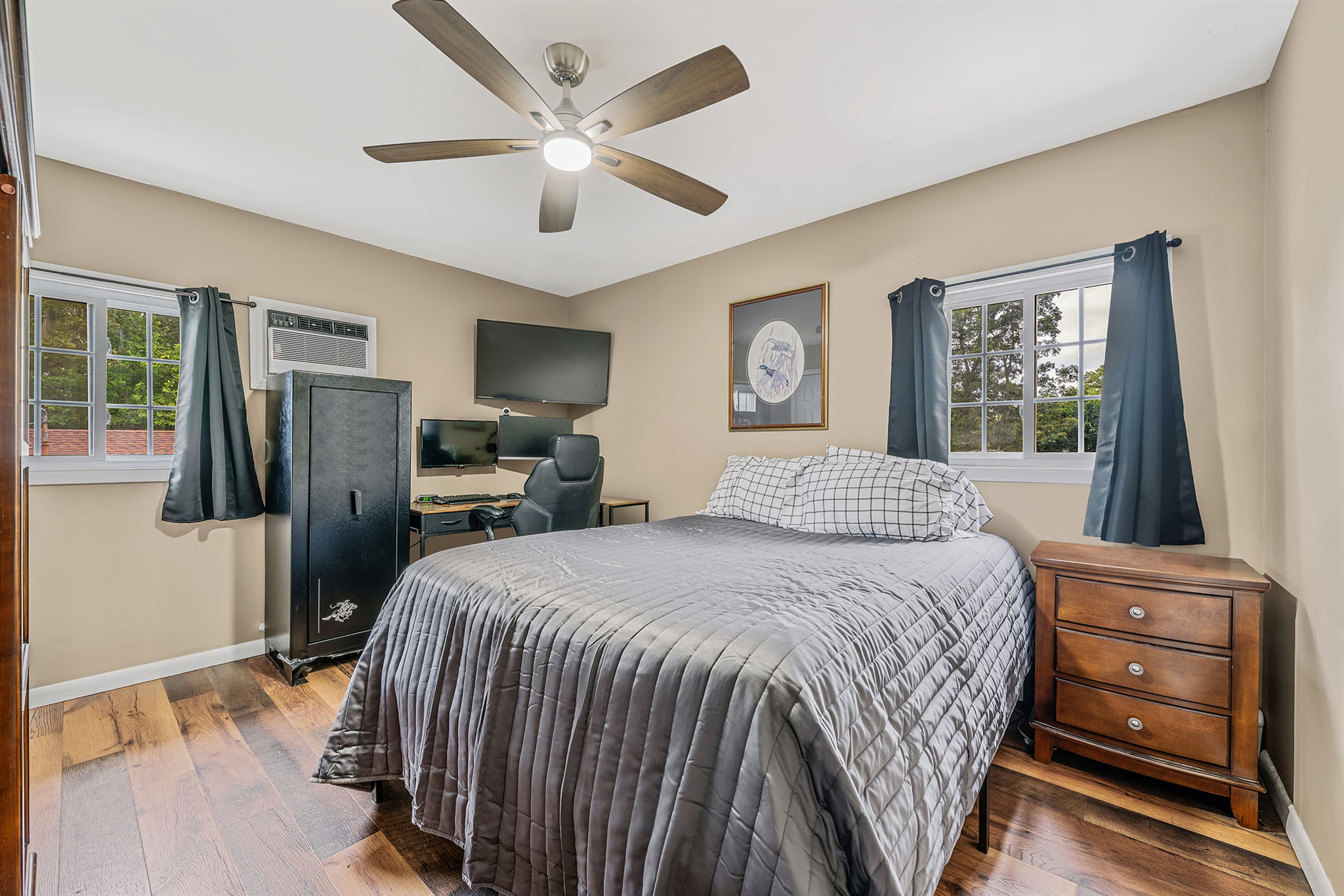 Holbrook, New York, 11741, United States, 4 Bedrooms Bedrooms, ,2 BathroomsBathrooms,Residential,For Sale,1921104