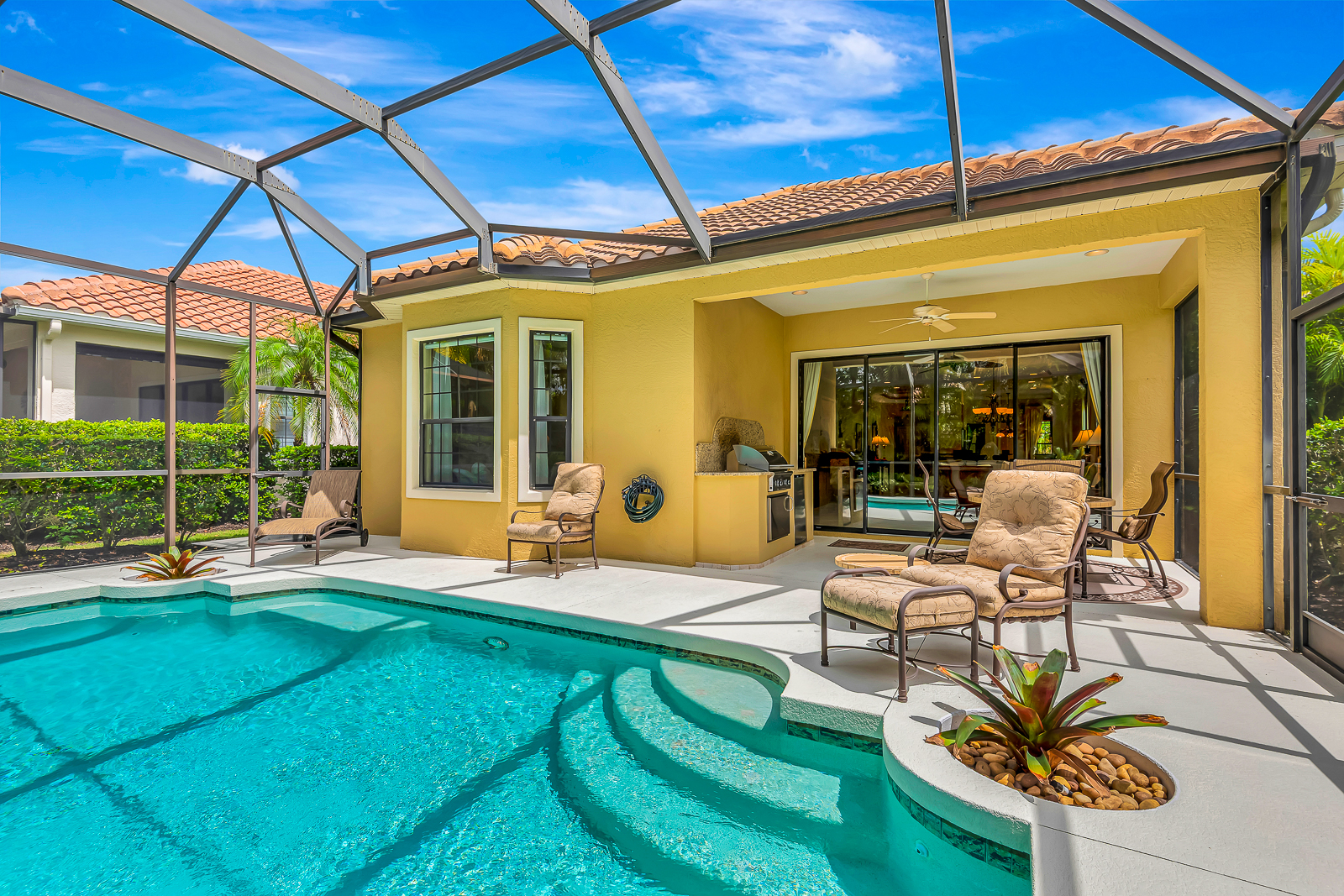 Lakewood, Florida, 34202, United States, 2 Bedrooms Bedrooms, ,2 BathroomsBathrooms,Residential,For Sale,1974879