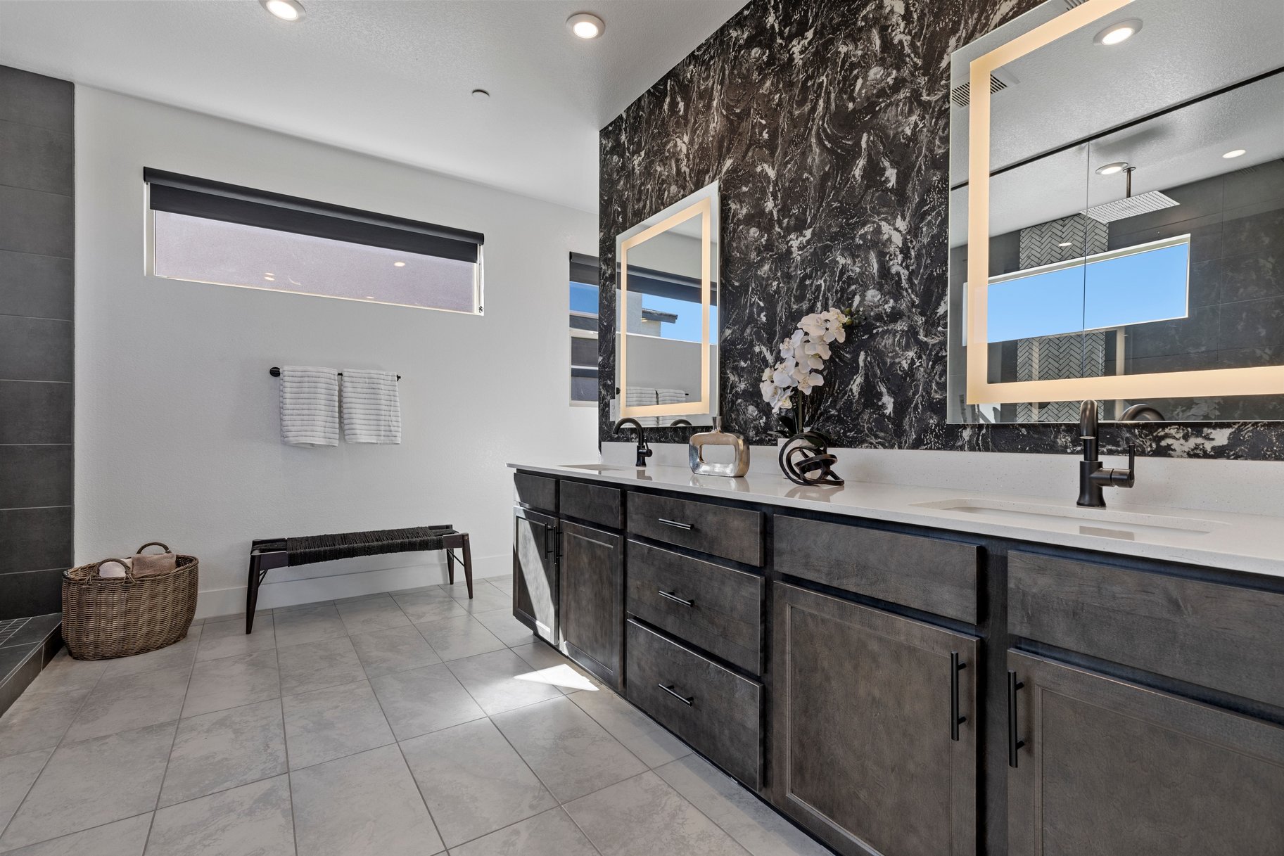  Mountainside Henderson Retreat with Strip Views & Resort-Style Backyard - 物件實景