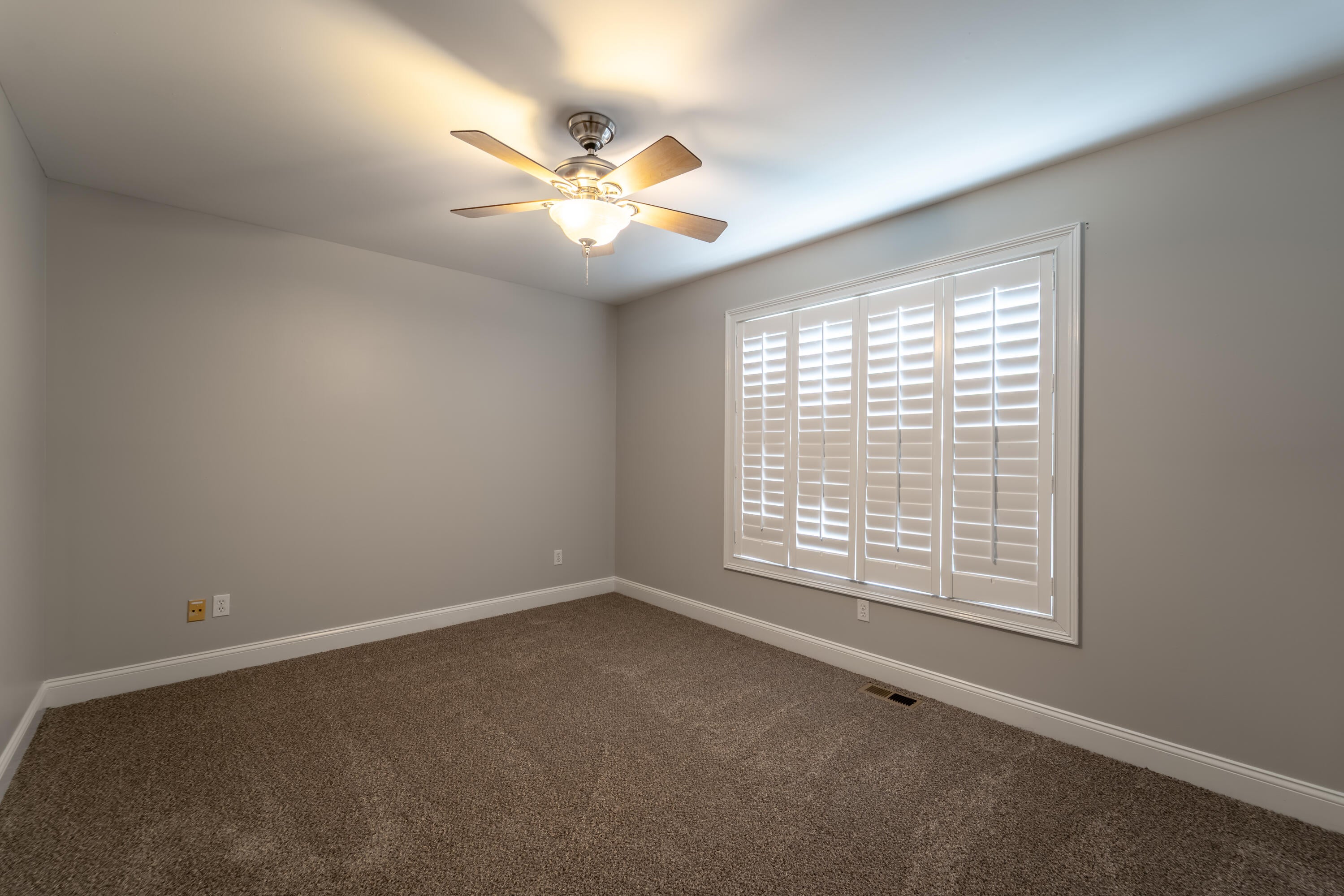 Richmond, Kentucky, 40475, United States, 3 Bedrooms Bedrooms, ,2 BathroomsBathrooms,Residential,For Sale,2047972