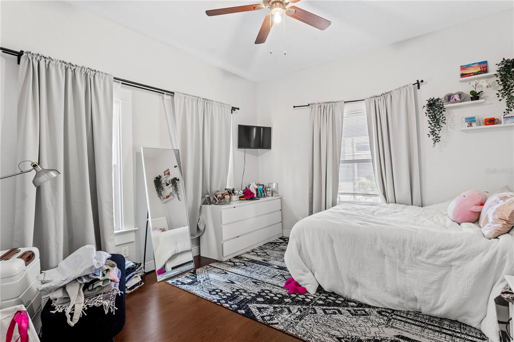 Tampa, Florida, 33602, United States, 3 Bedrooms Bedrooms, ,2 BathroomsBathrooms,Residential,For Sale,1785595