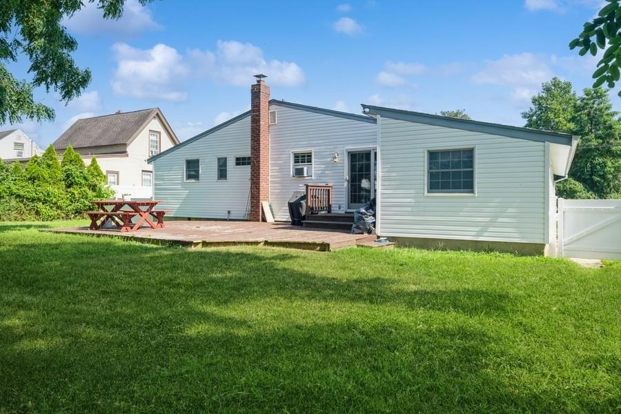 Lindenhurst, New York, 11757, United States, 4 Bedrooms Bedrooms, ,2 BathroomsBathrooms,Residential,For Sale,1906737