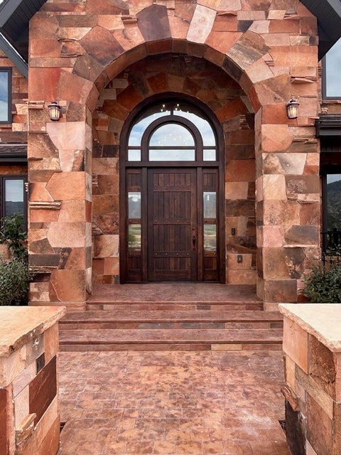 New Harmony, Utah, 84757, United States, 5 Bedrooms Bedrooms, ,6 BathroomsBathrooms,Residential,For Sale,2000791