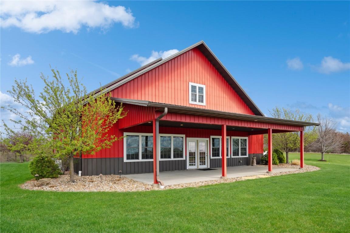 Vinton, Iowa, 52349, United States, 5 Bedrooms Bedrooms, ,6 BathroomsBathrooms,Residential,For Sale,1980405