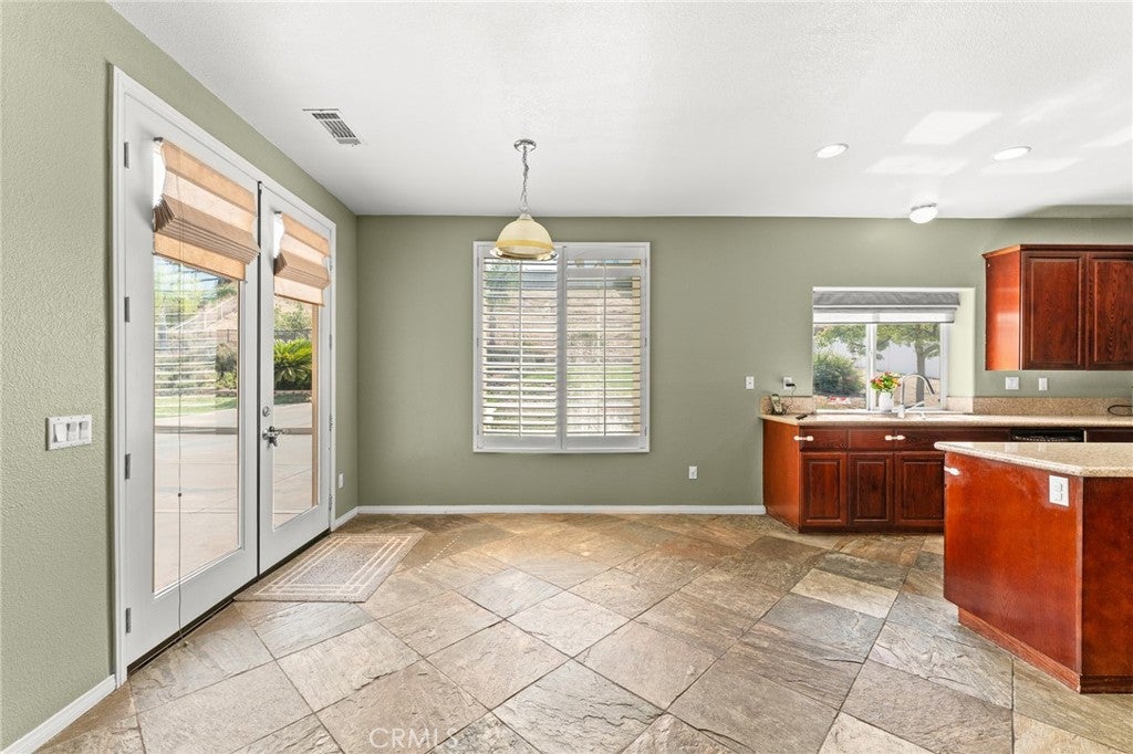 Yucaipa, California, 92399, United States, 4 Bedrooms Bedrooms, ,3 BathroomsBathrooms,Residential,For Sale,1895325