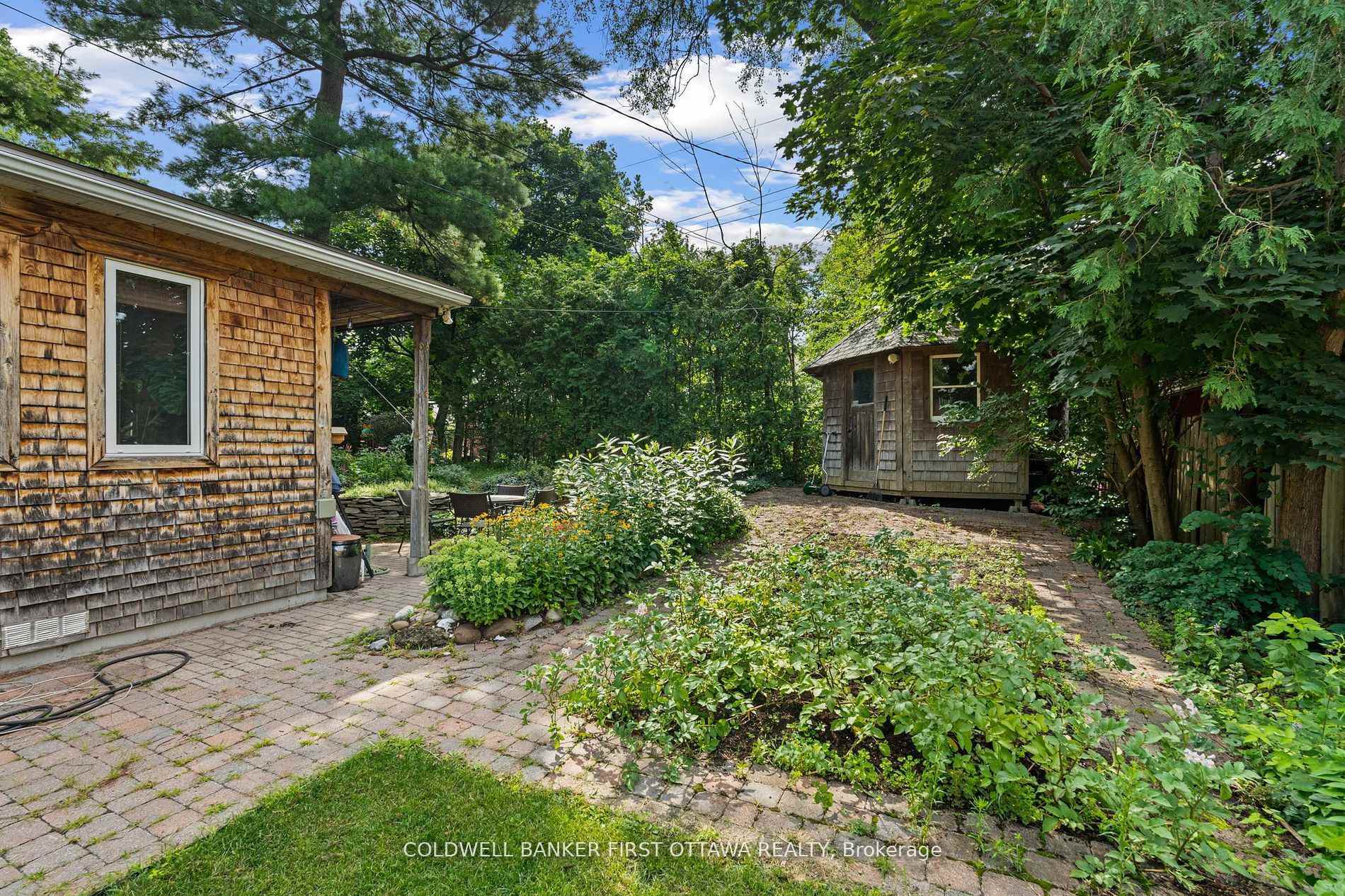 BRITANNIA - LINCOLN HEIGHTS AND AREA, Ontario, K2B 6Y5, CA, 3 Bedrooms Bedrooms, ,Residential,For Sale,1950856