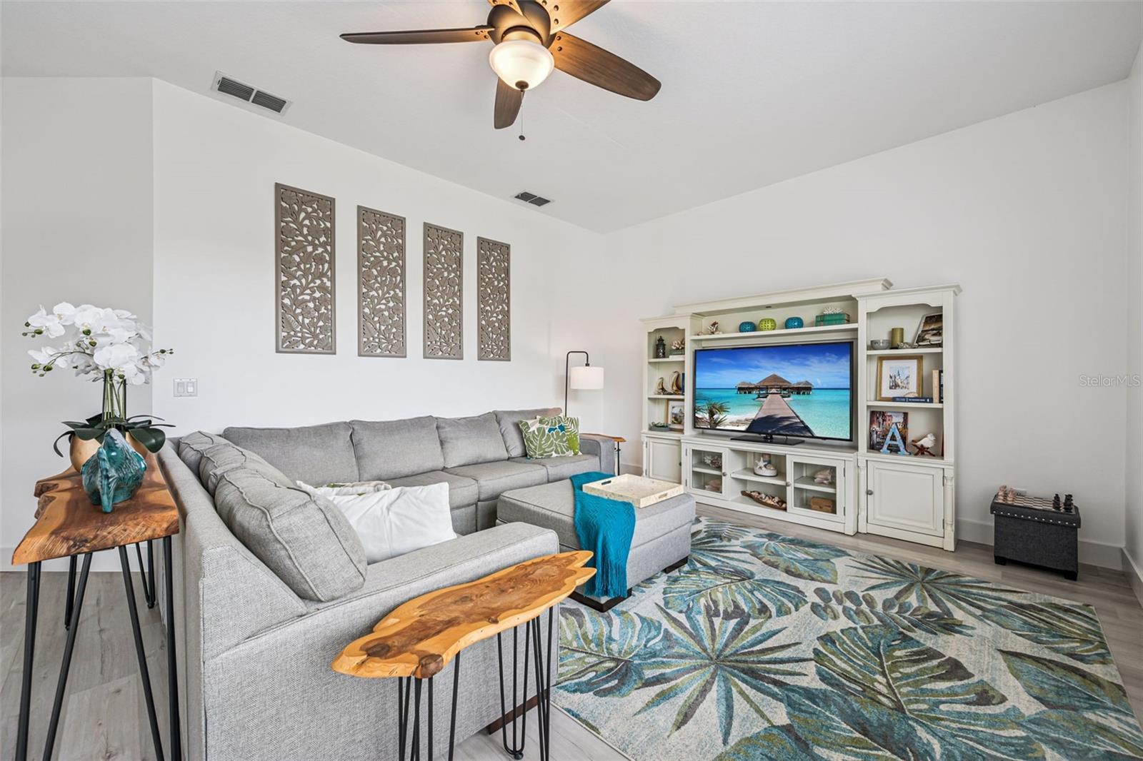 ORLANDO, Florida, 32837, United States, 5 Bedrooms Bedrooms, ,3 BathroomsBathrooms,Residential,For Sale,2010321